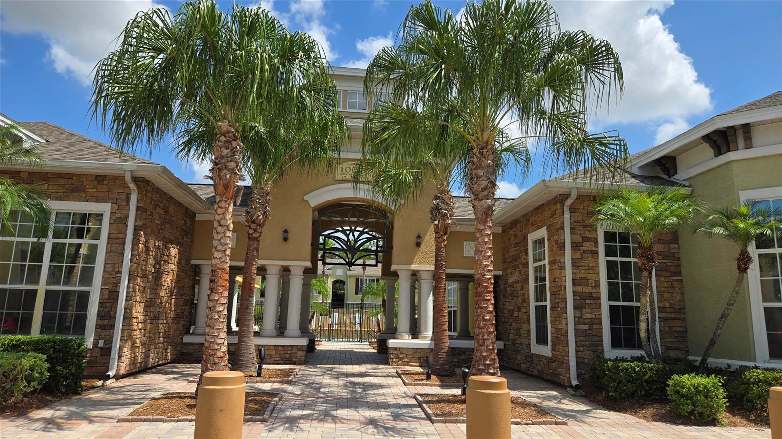 10021 COURTNEY PALMS BLVD #303 Property Photo 1