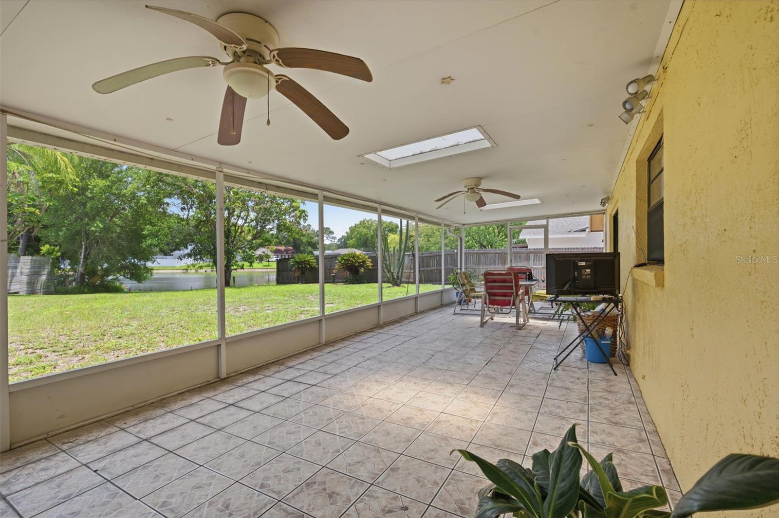 15806 Pennington Rd Property Photo 3