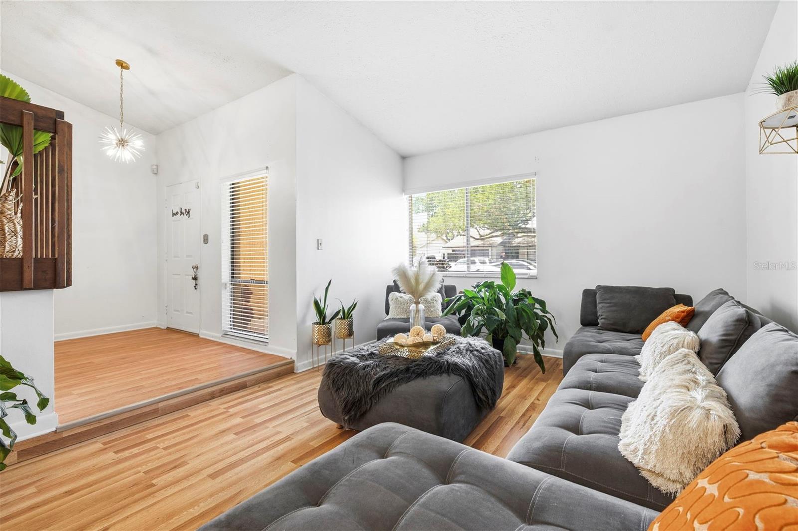 15806 Pennington Rd Property Photo 8