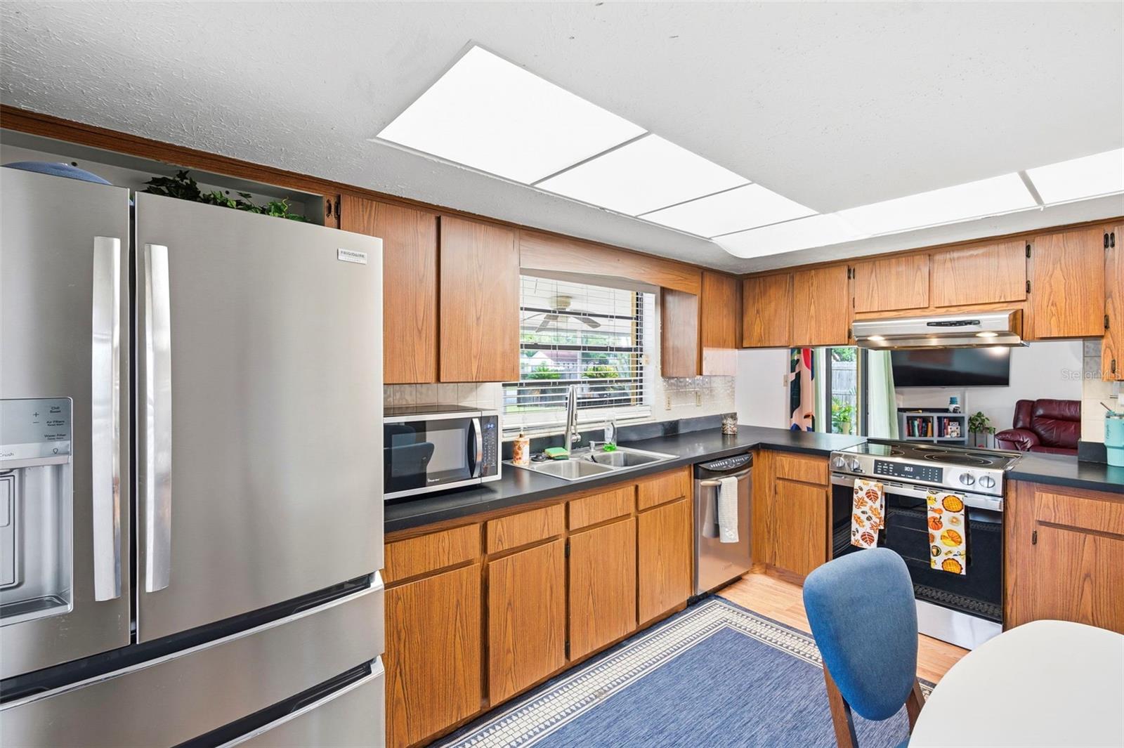 15806 Pennington Rd Property Photo 12