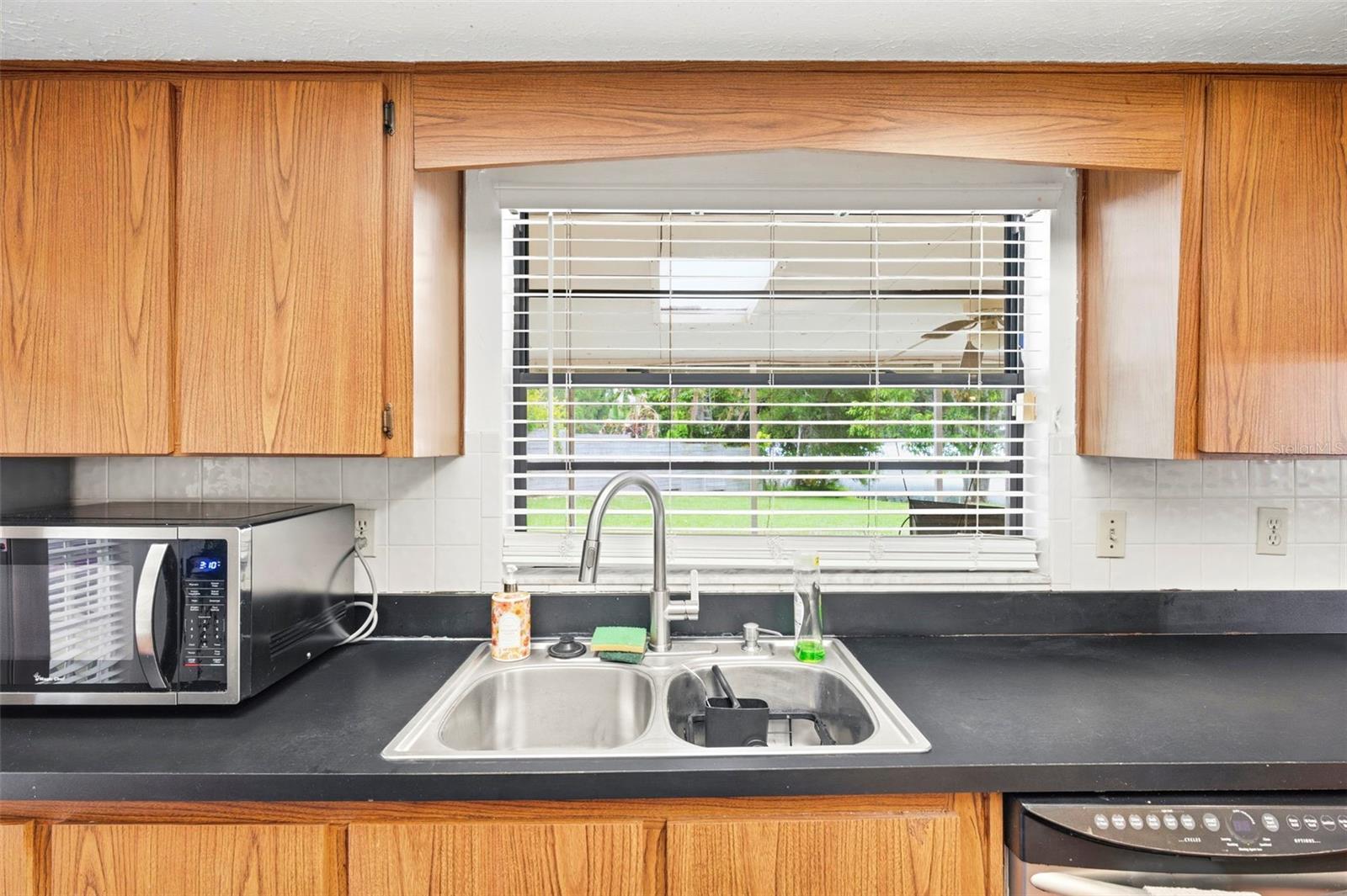 15806 Pennington Rd Property Photo 15