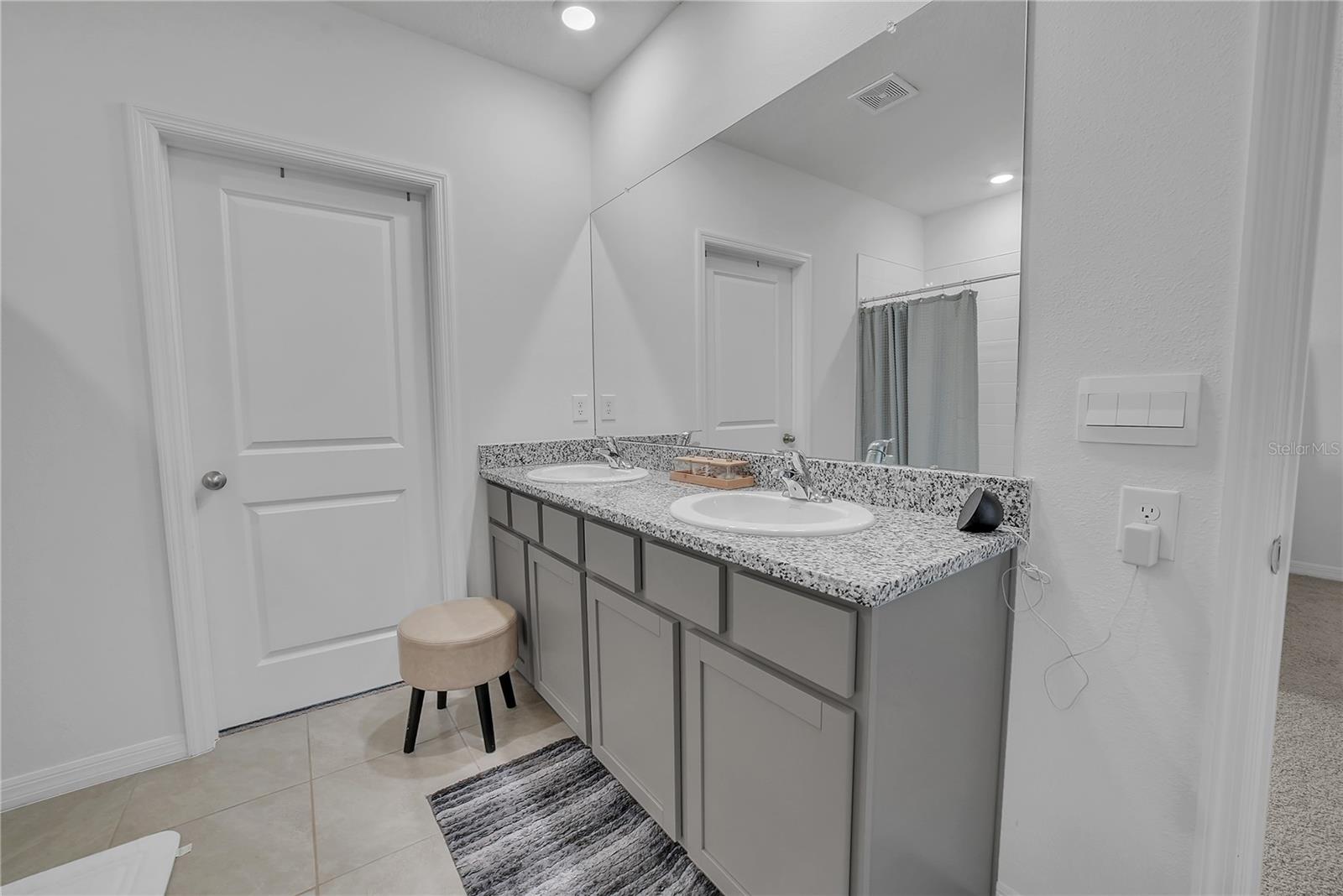 8237 Juning Cv Property Photo 34