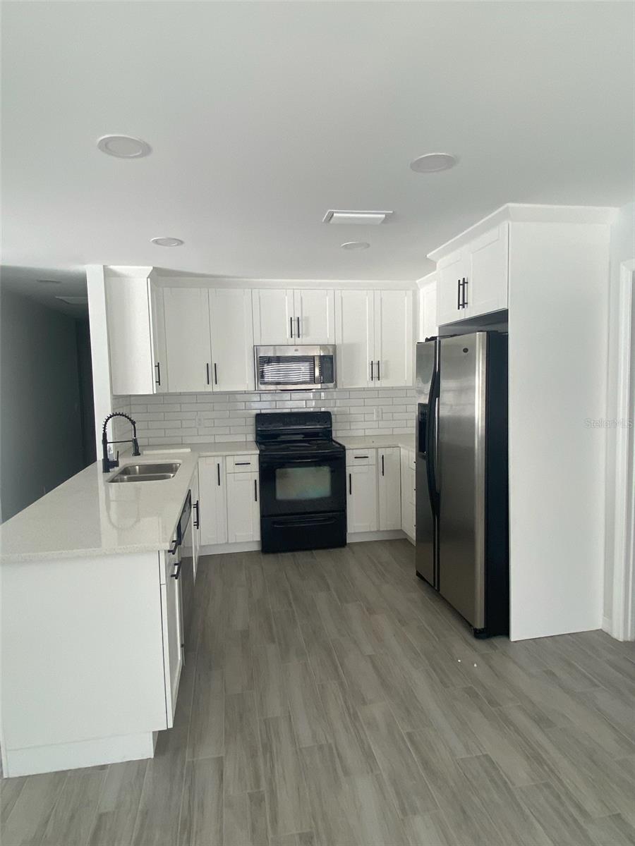 5008 Parade St Property Photo 3