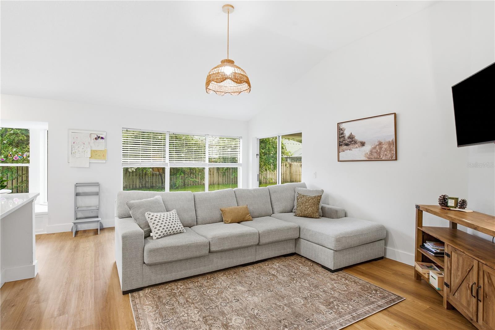 16607 Longleat Dr Property Photo 25