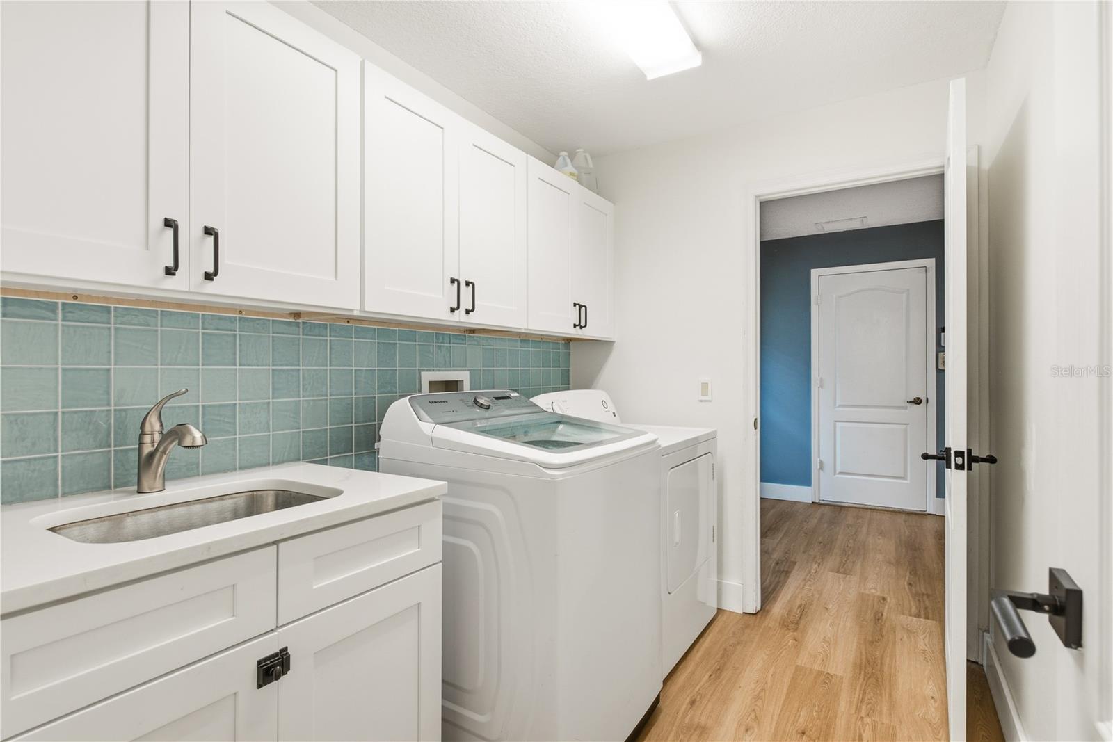 16607 Longleat Dr Property Photo 28