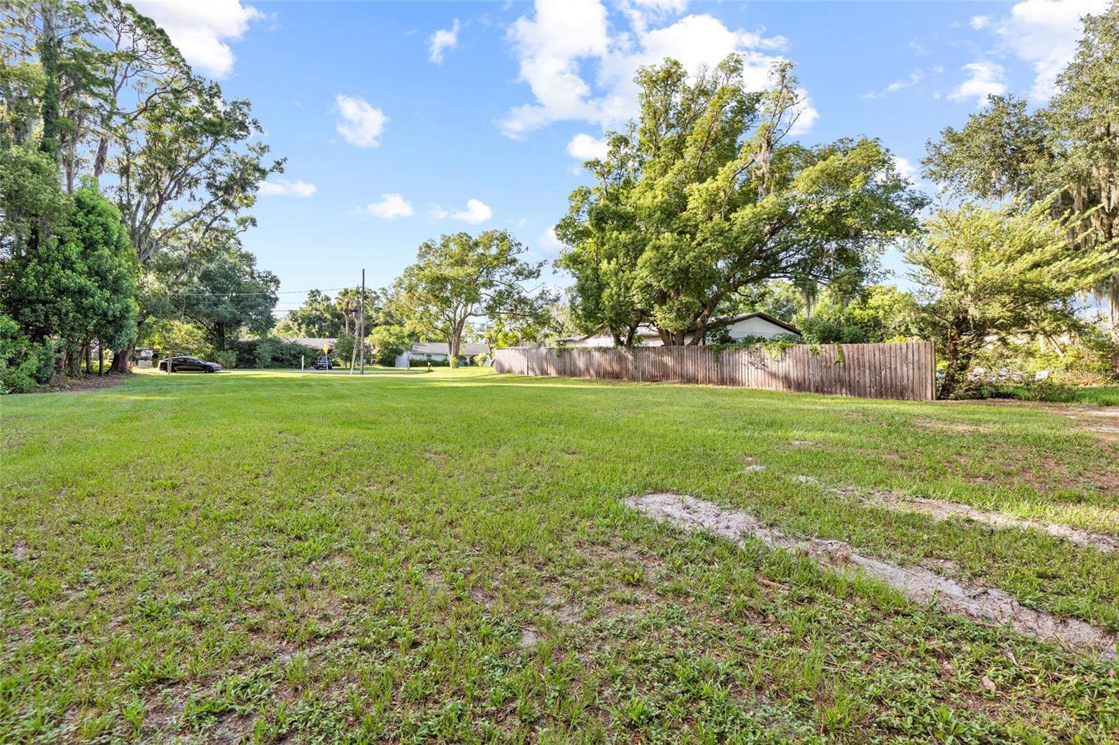 18703.5 Lakeshore Dr Property Photo 3