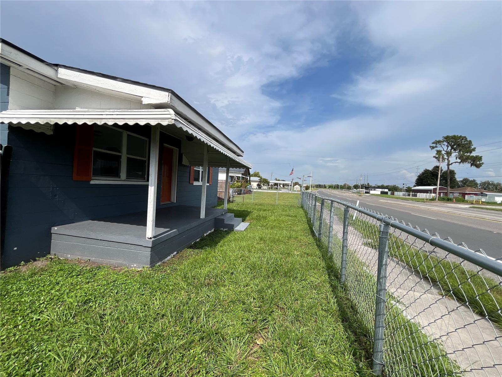 1206 E Canal St Property Photo 5