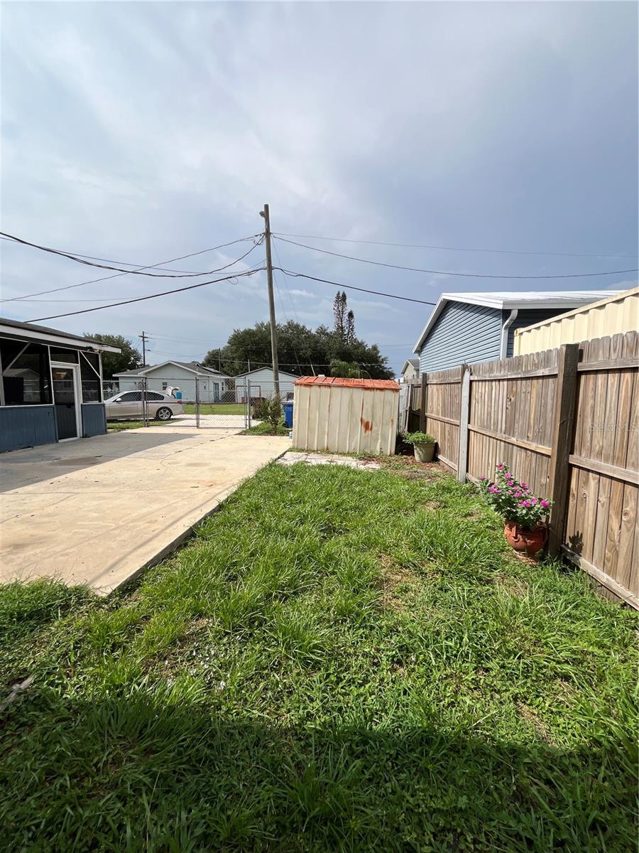 1206 E Canal St Property Photo 6