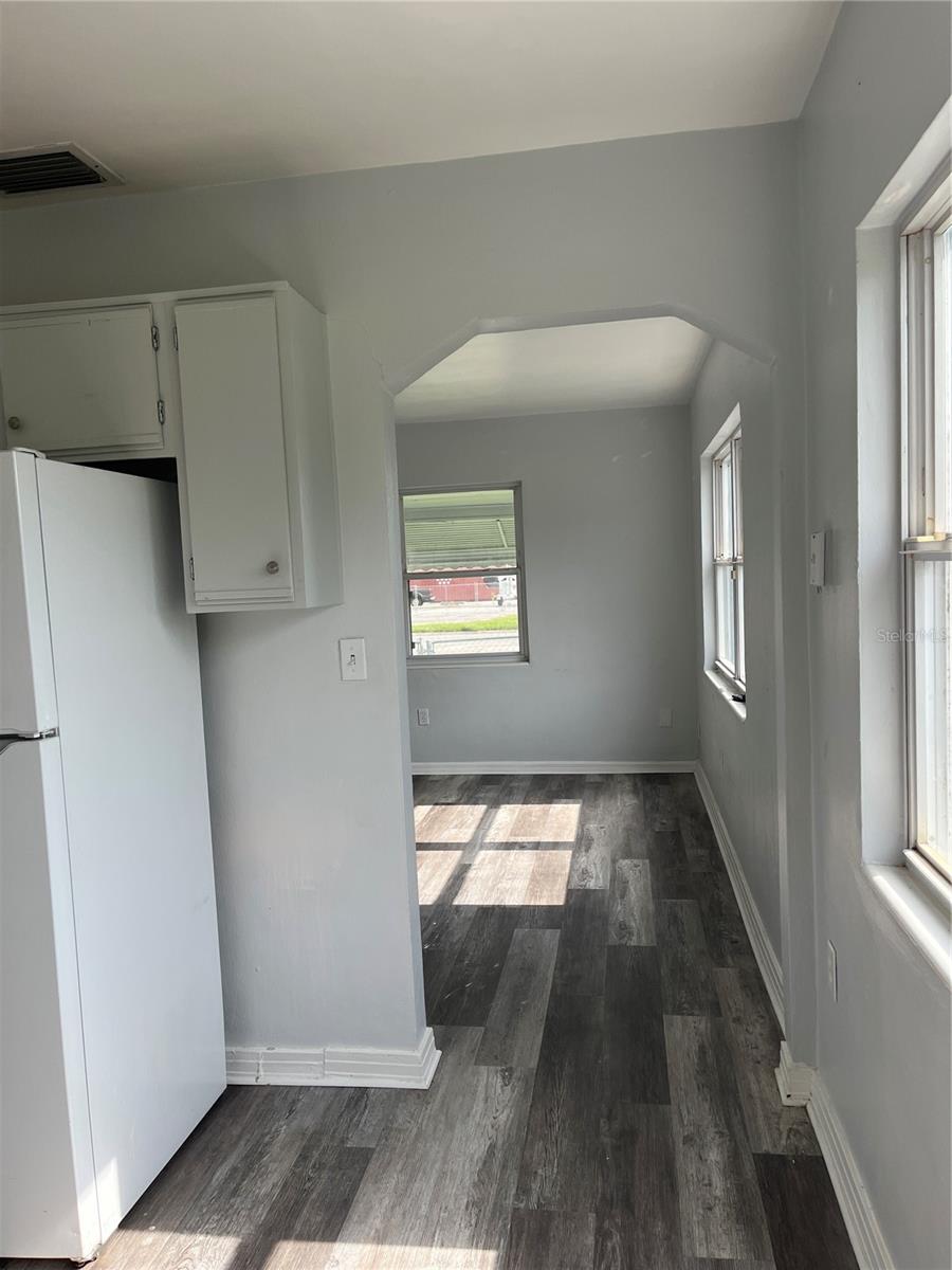 1206 E Canal St Property Photo 13
