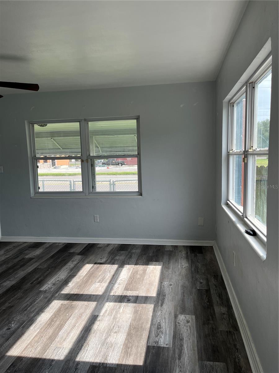 1206 E Canal St Property Photo 15