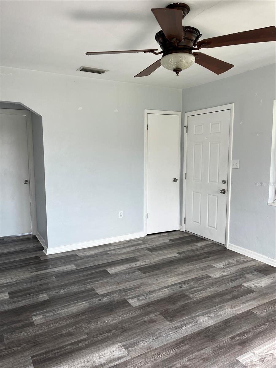 1206 E Canal St Property Photo 17