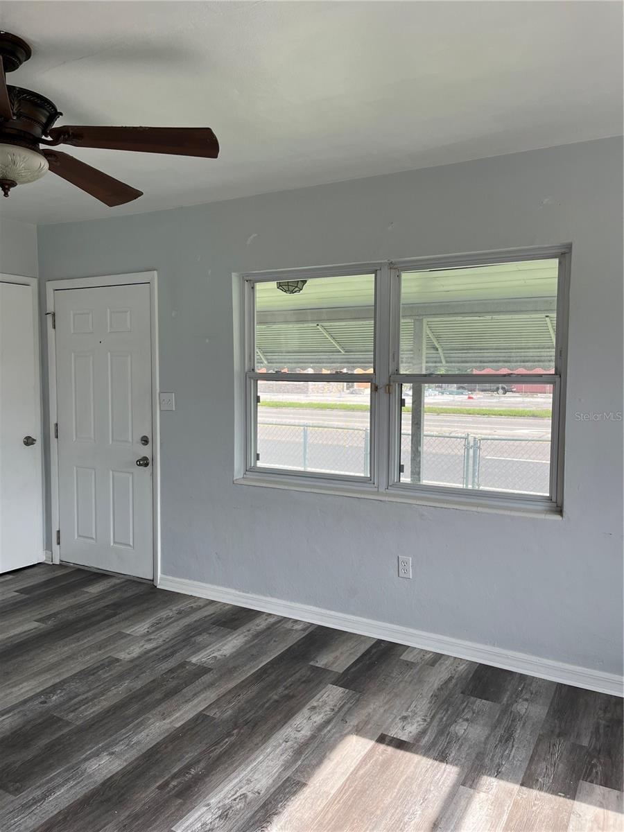 1206 E Canal St Property Photo 19