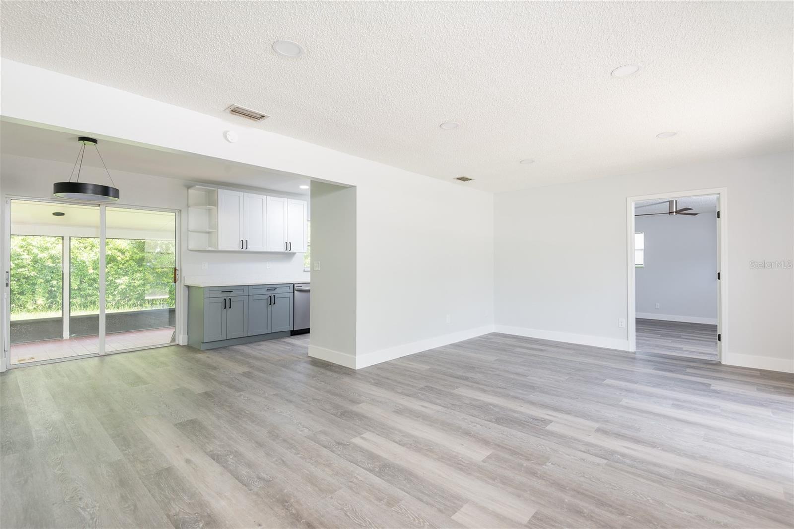 902 Shangri La Dr Property Photo 4