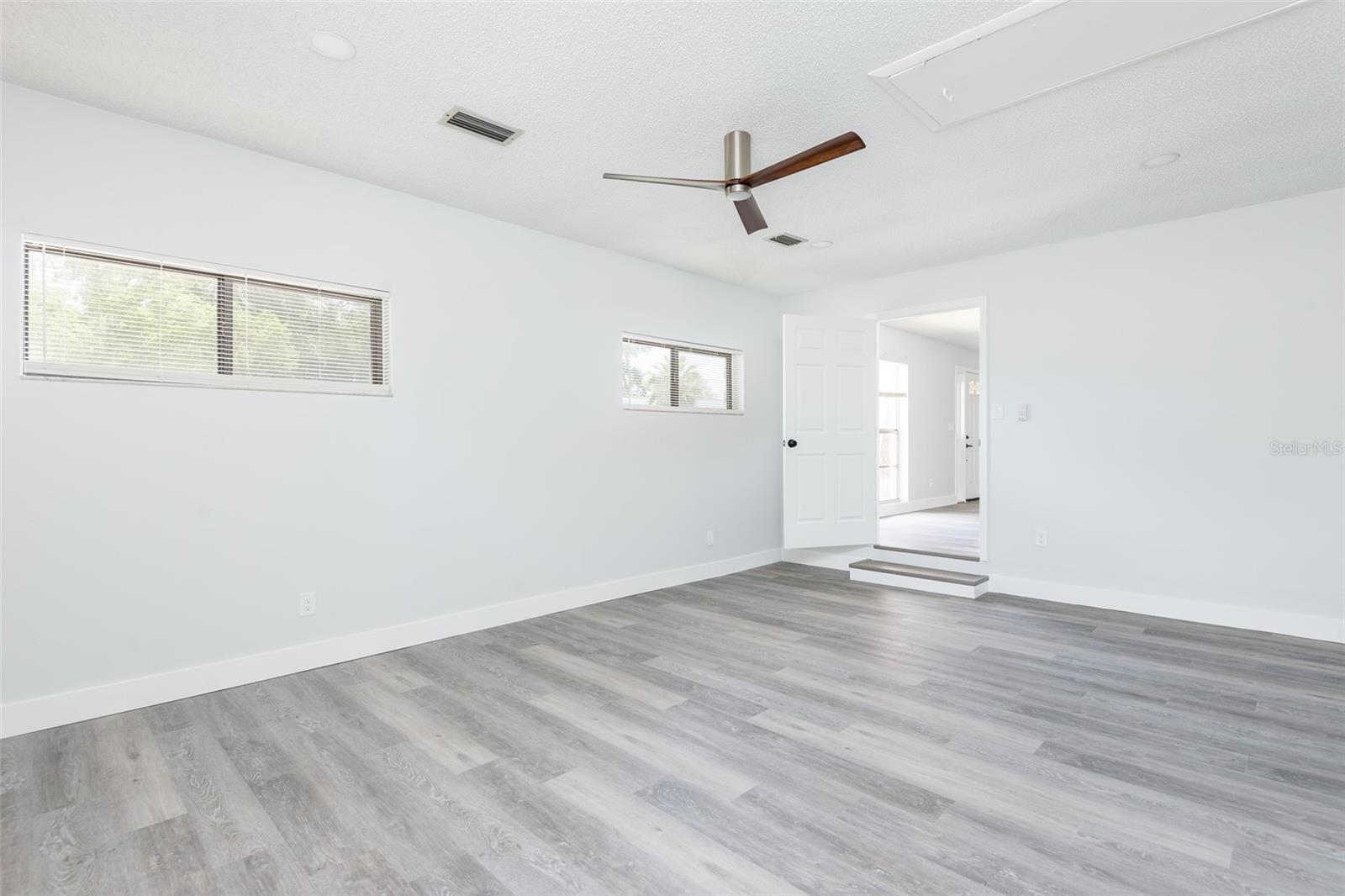 902 Shangri La Dr Property Photo 6