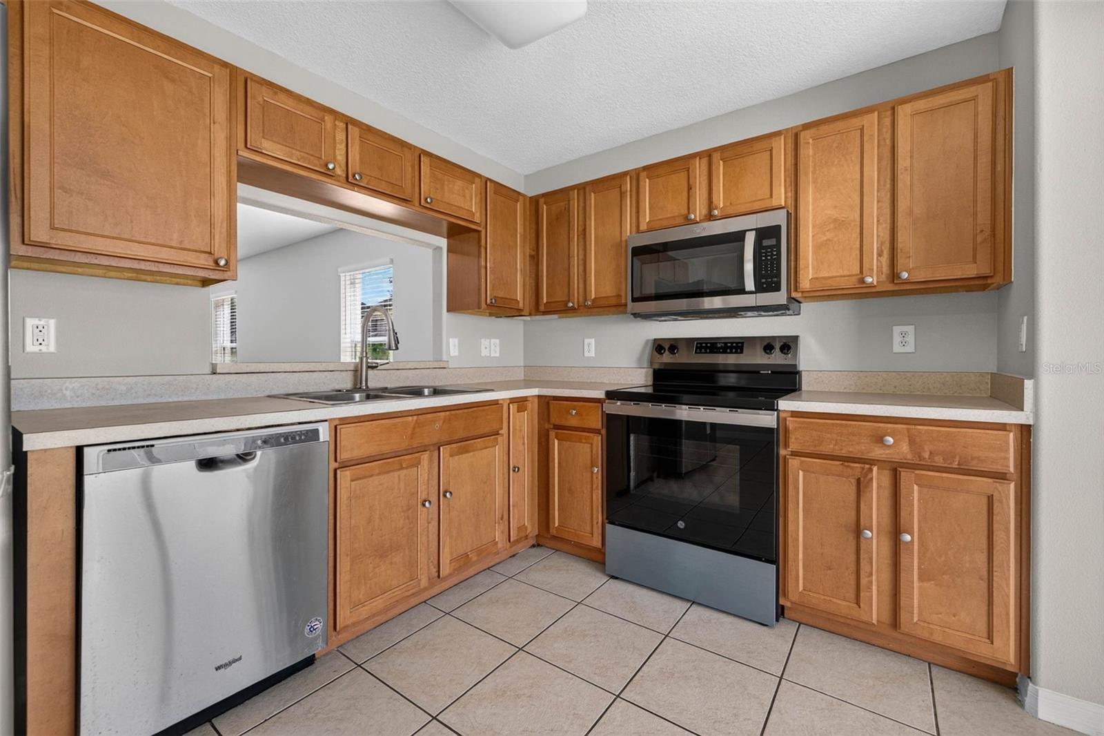 10717 Shady Preserve Dr Property Photo 9