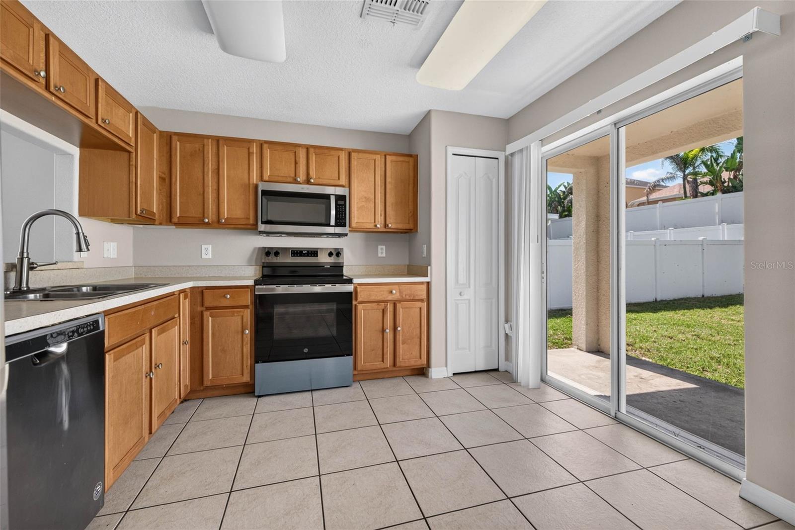 10717 Shady Preserve Dr Property Photo 11