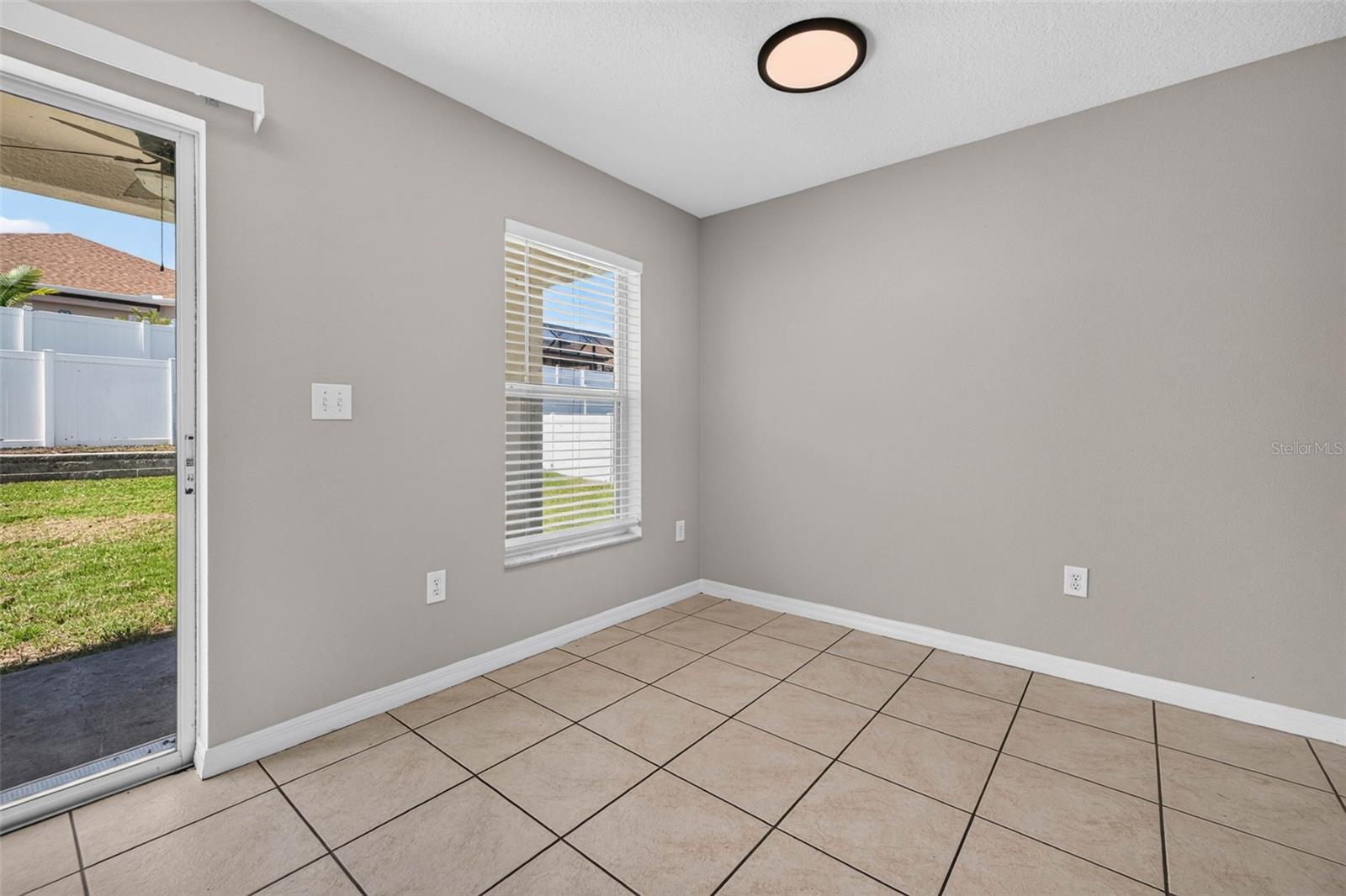 10717 Shady Preserve Dr Property Photo 12
