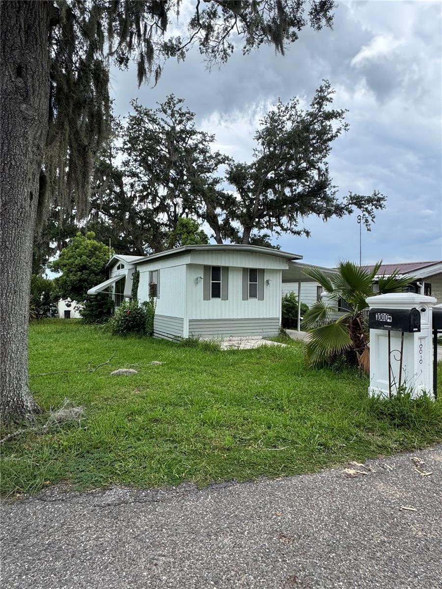 39611 Gloryland Dr Property Photo 2