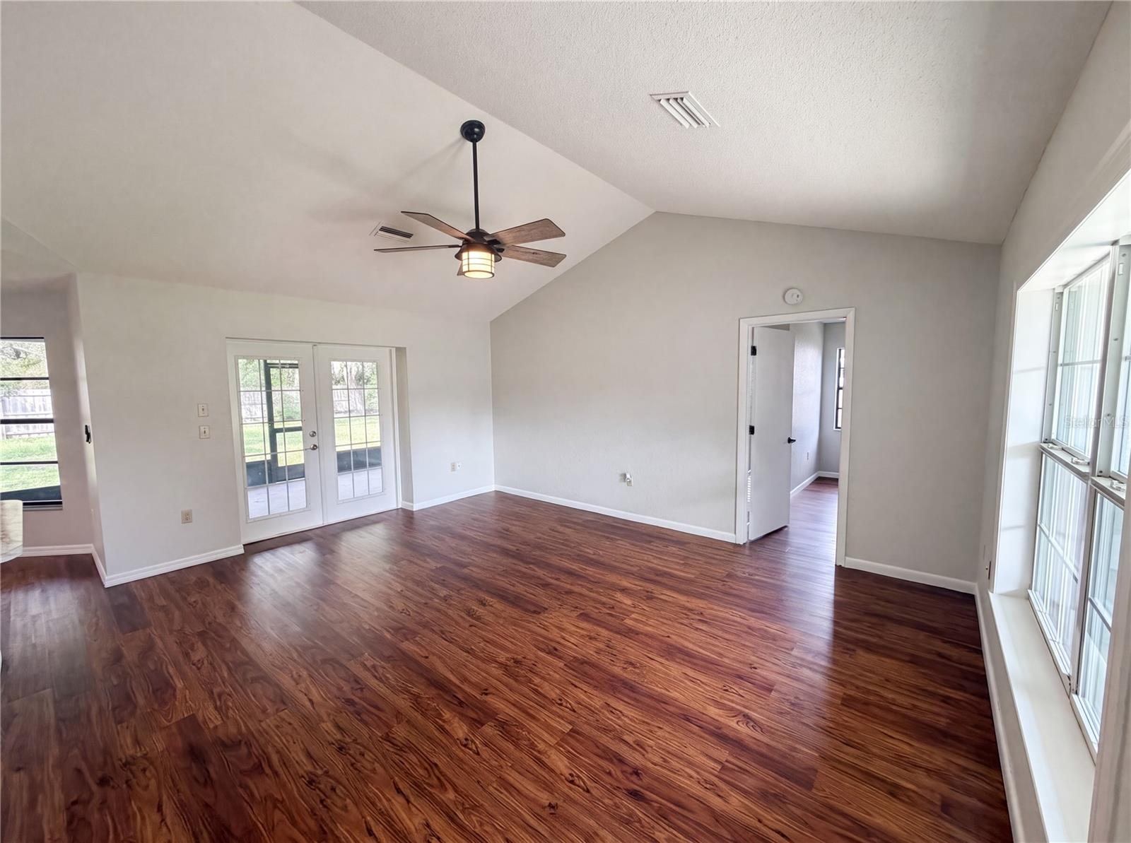 3333 Agar Ave Property Photo 5