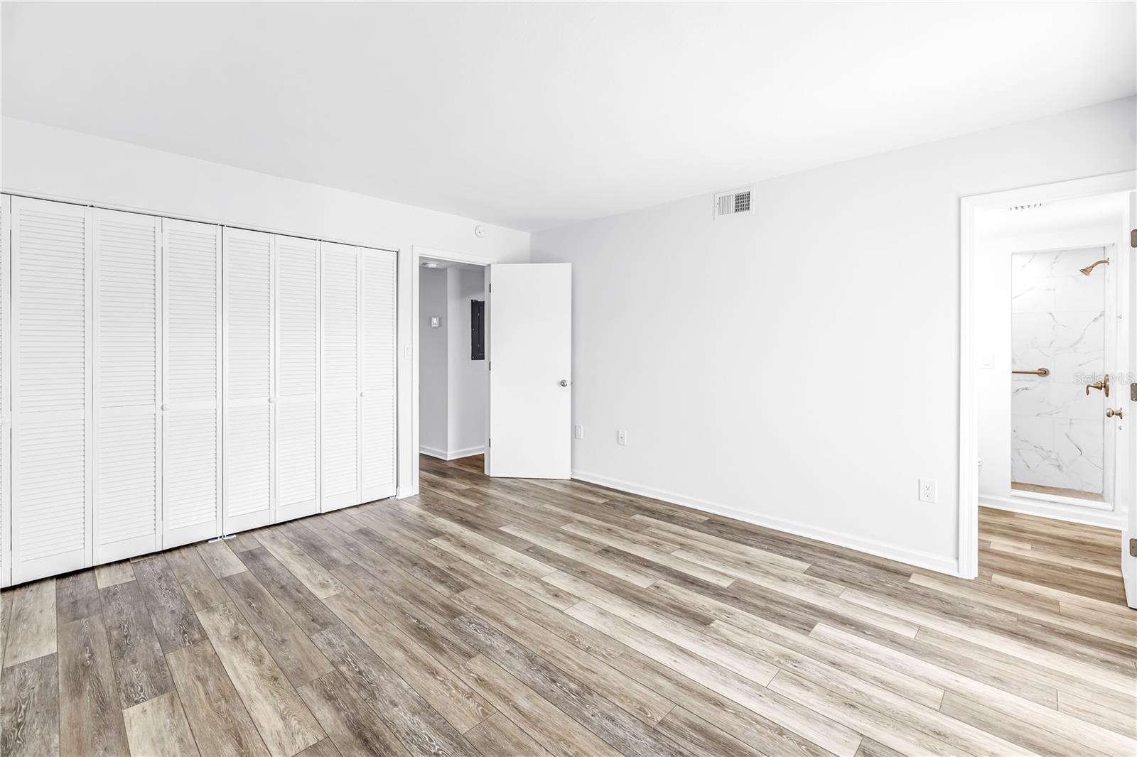 1051 79th Ave N #105 Property Photo 15
