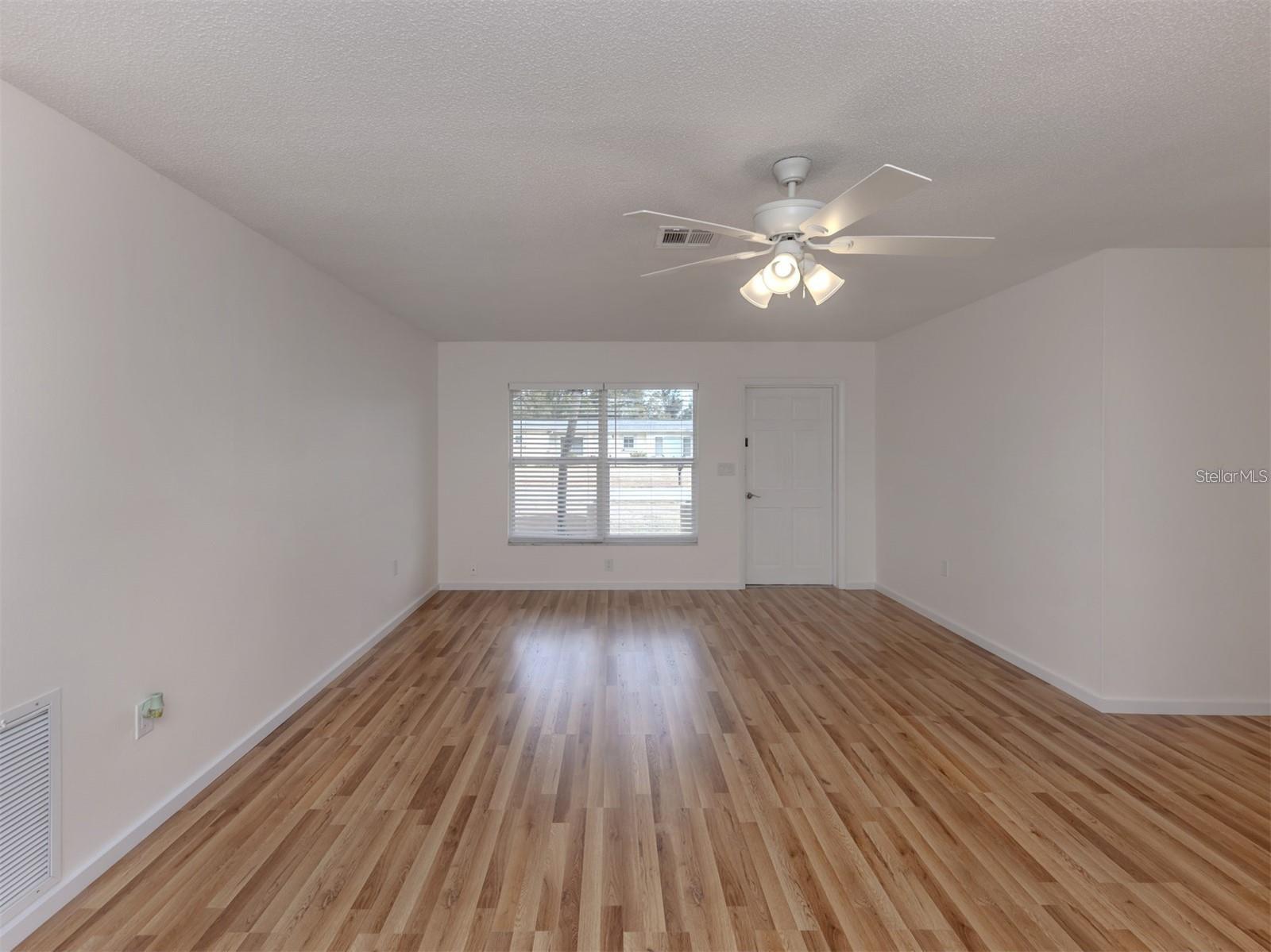 1215 Mango Ave Property Photo 9