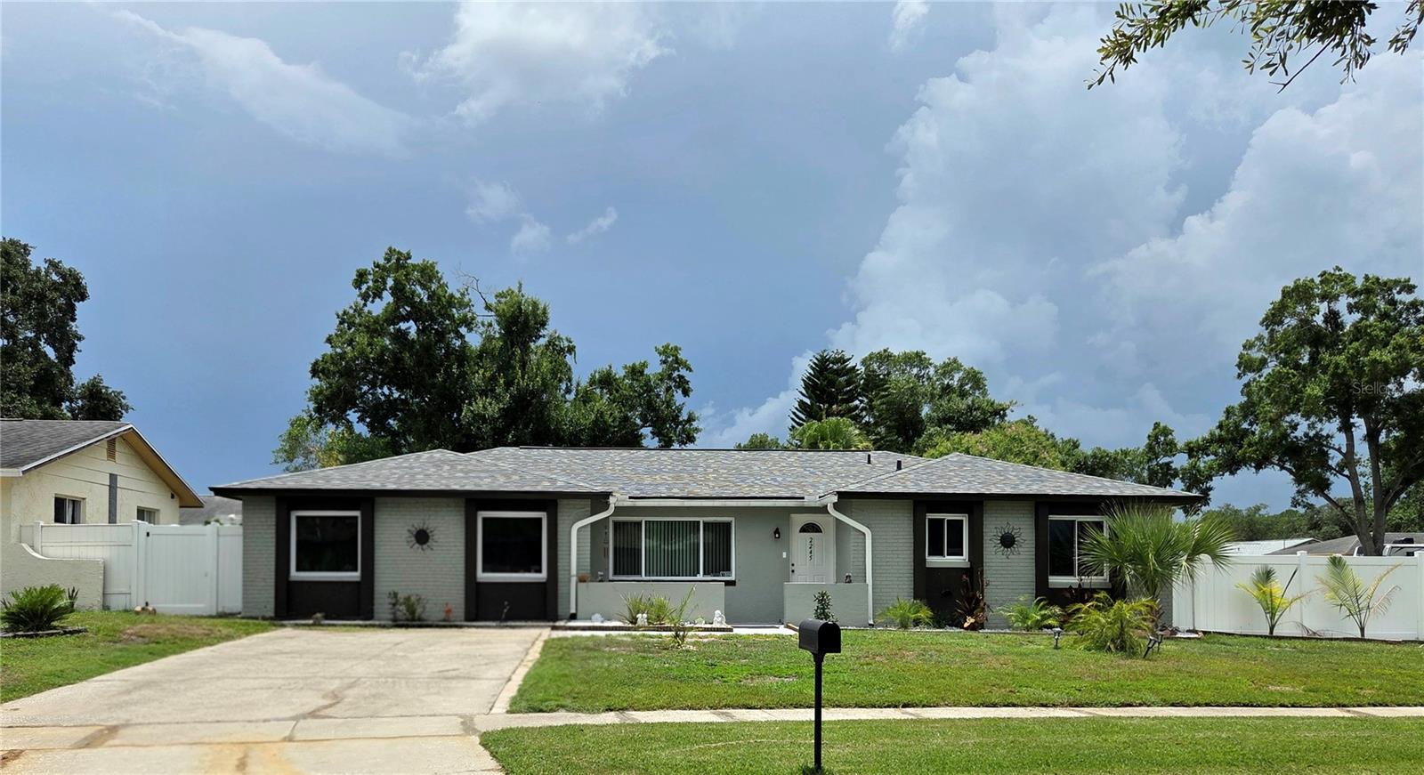 2245 Elizabeth Dr Property Photo 1