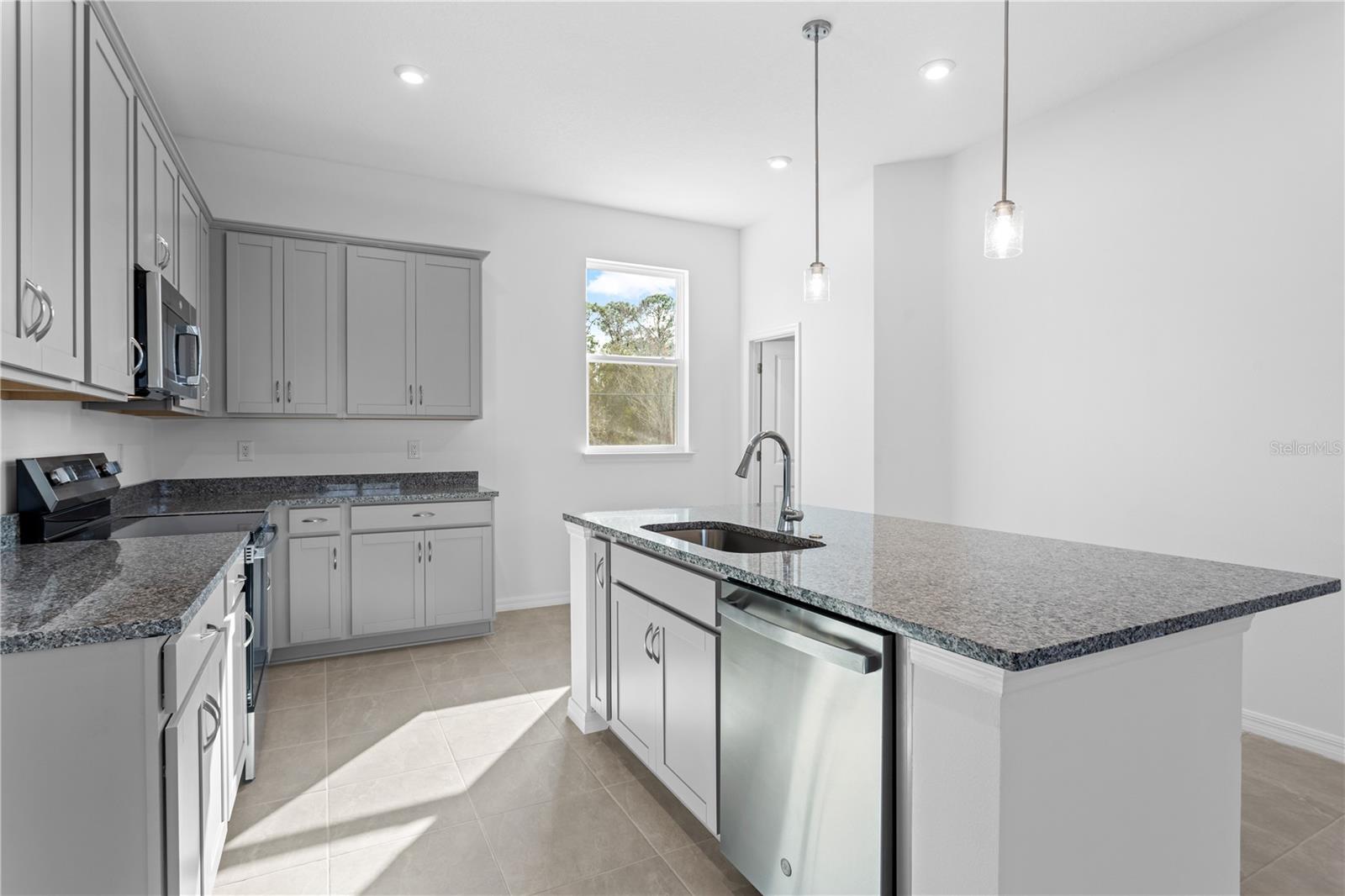 9936 Tate Ln Property Photo 15