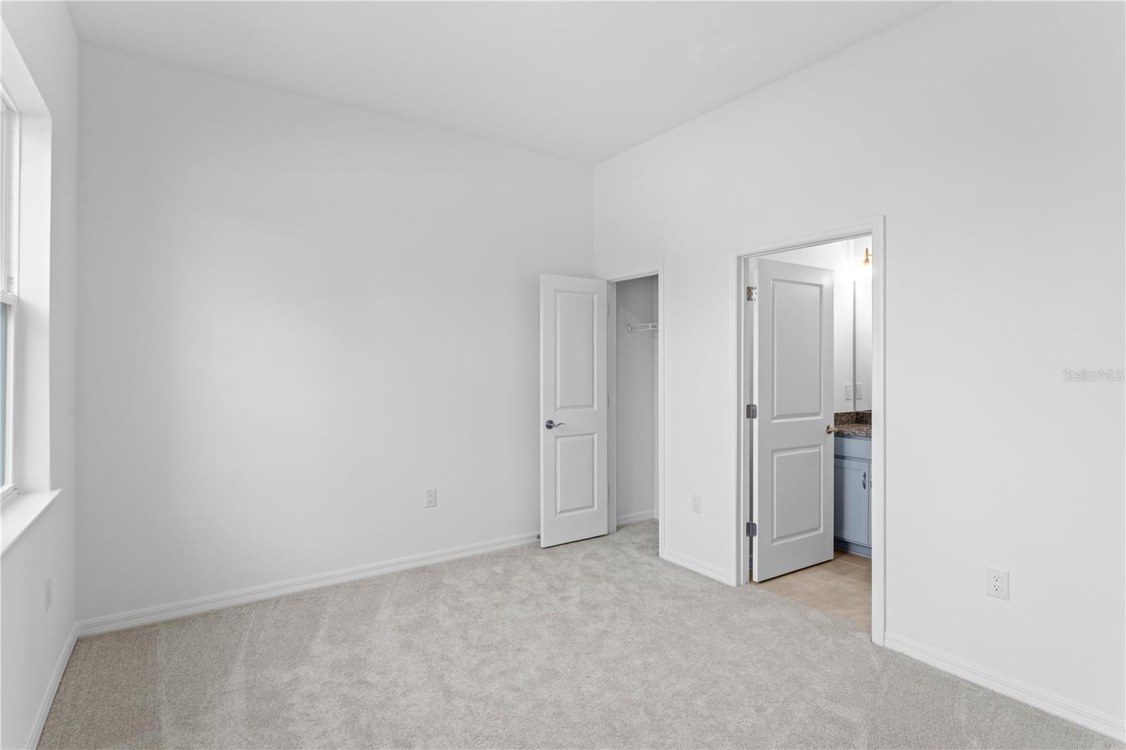9936 Tate Ln Property Photo 17