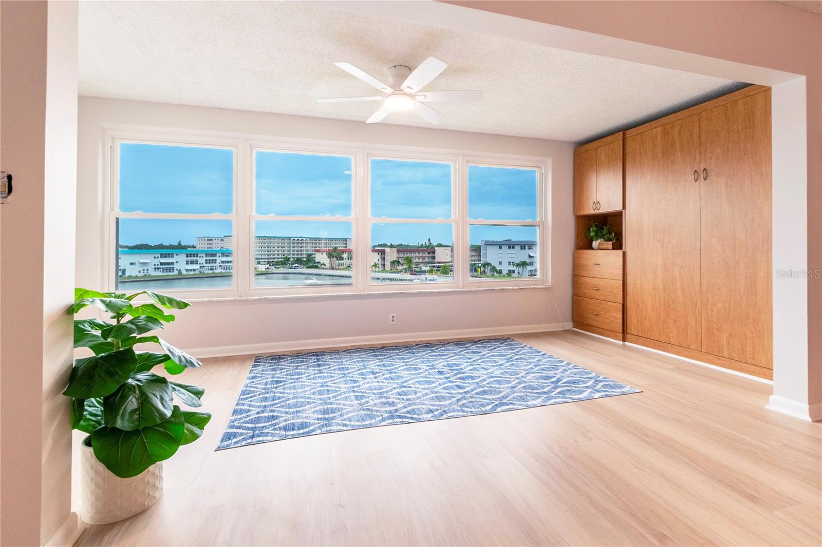 5925 Shore Blvd S #405 Property Photo 3