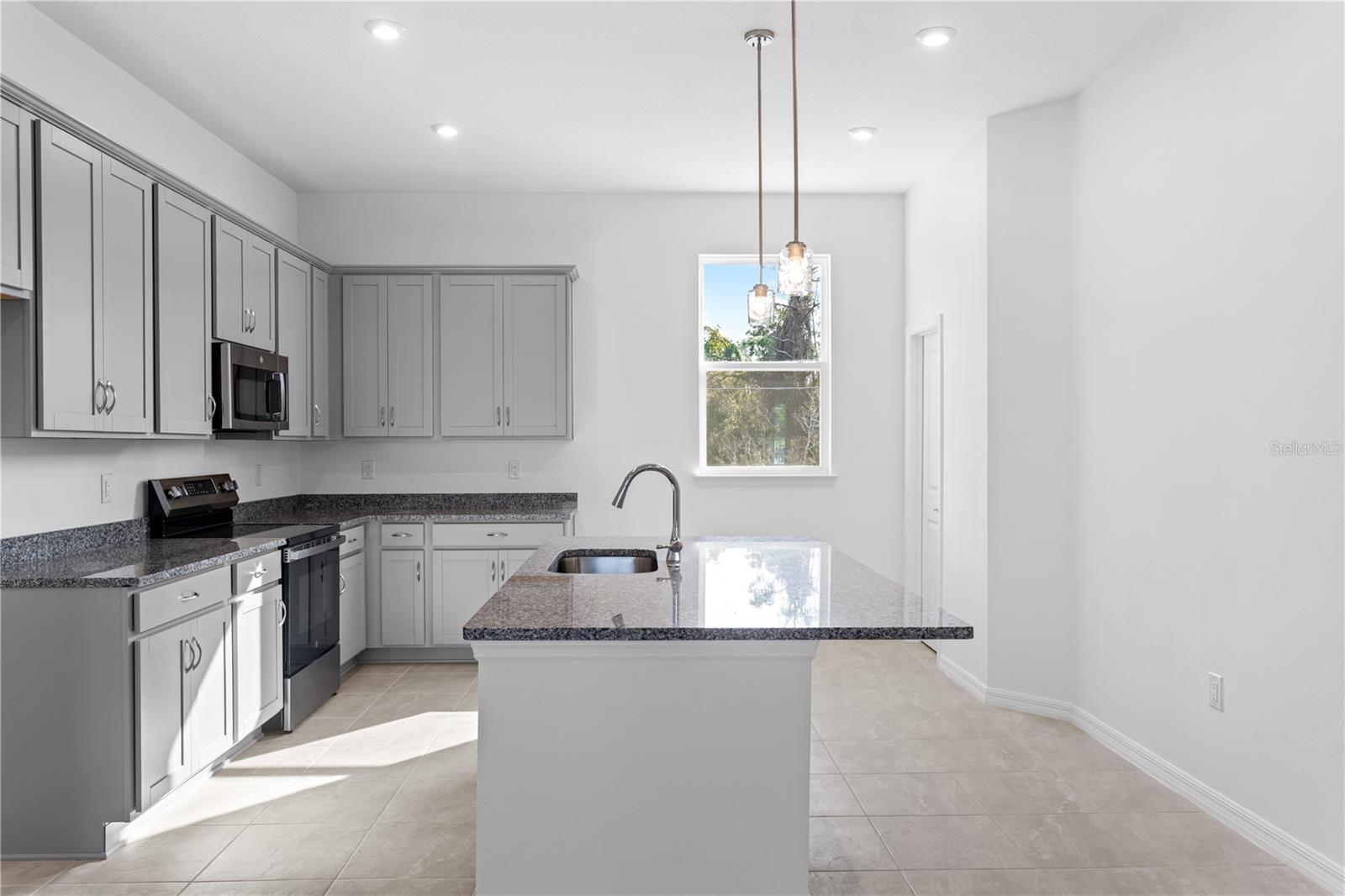 9924 Tate Ln Property Photo 15