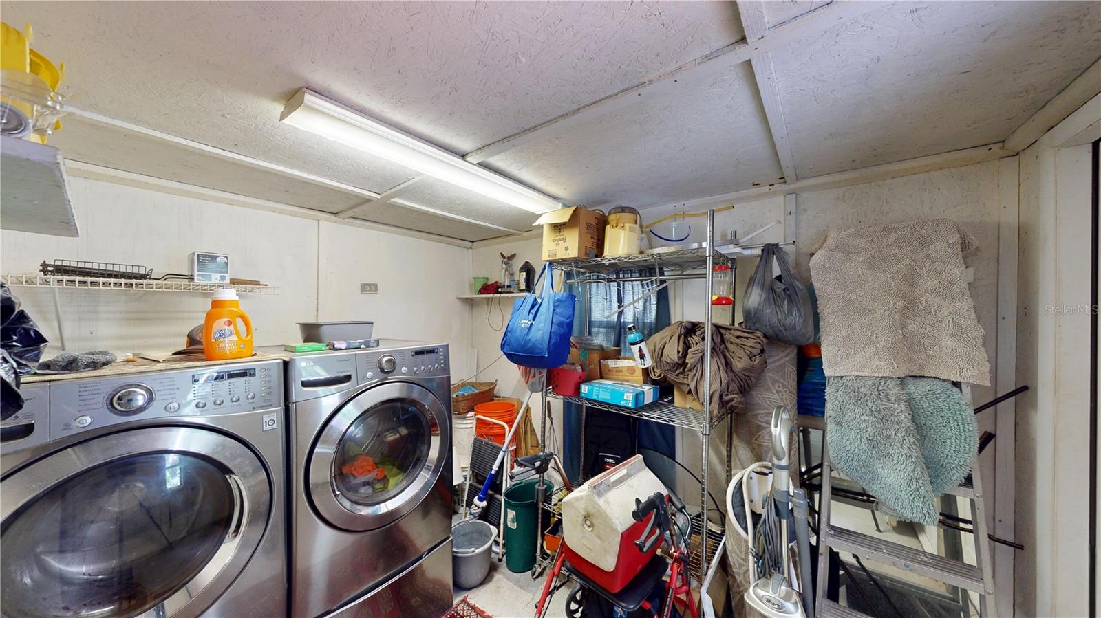 5651 6th St Property Photo 16