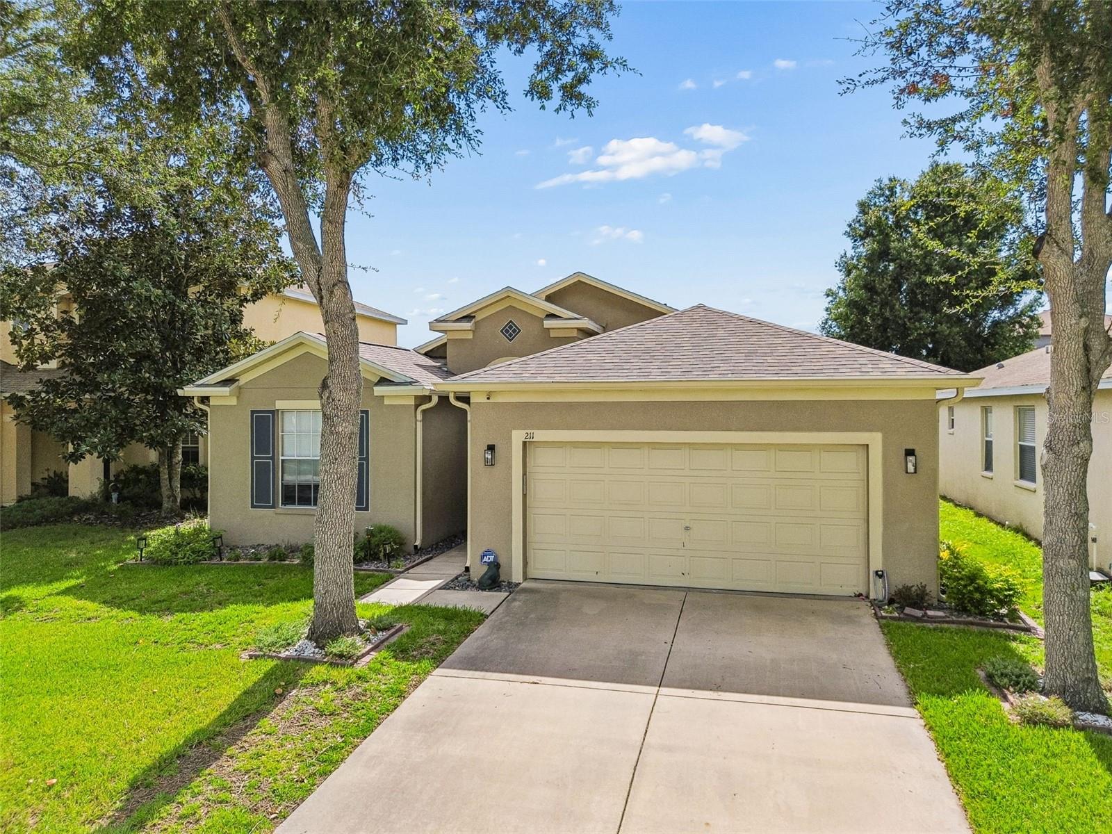 211 FAIRMONT DR
