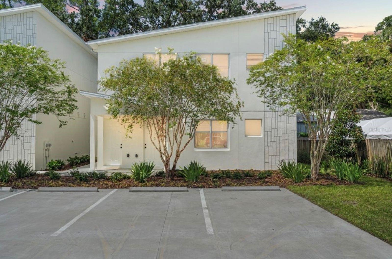 4206 N MANHATTAN AVE #2 Property Photo 1