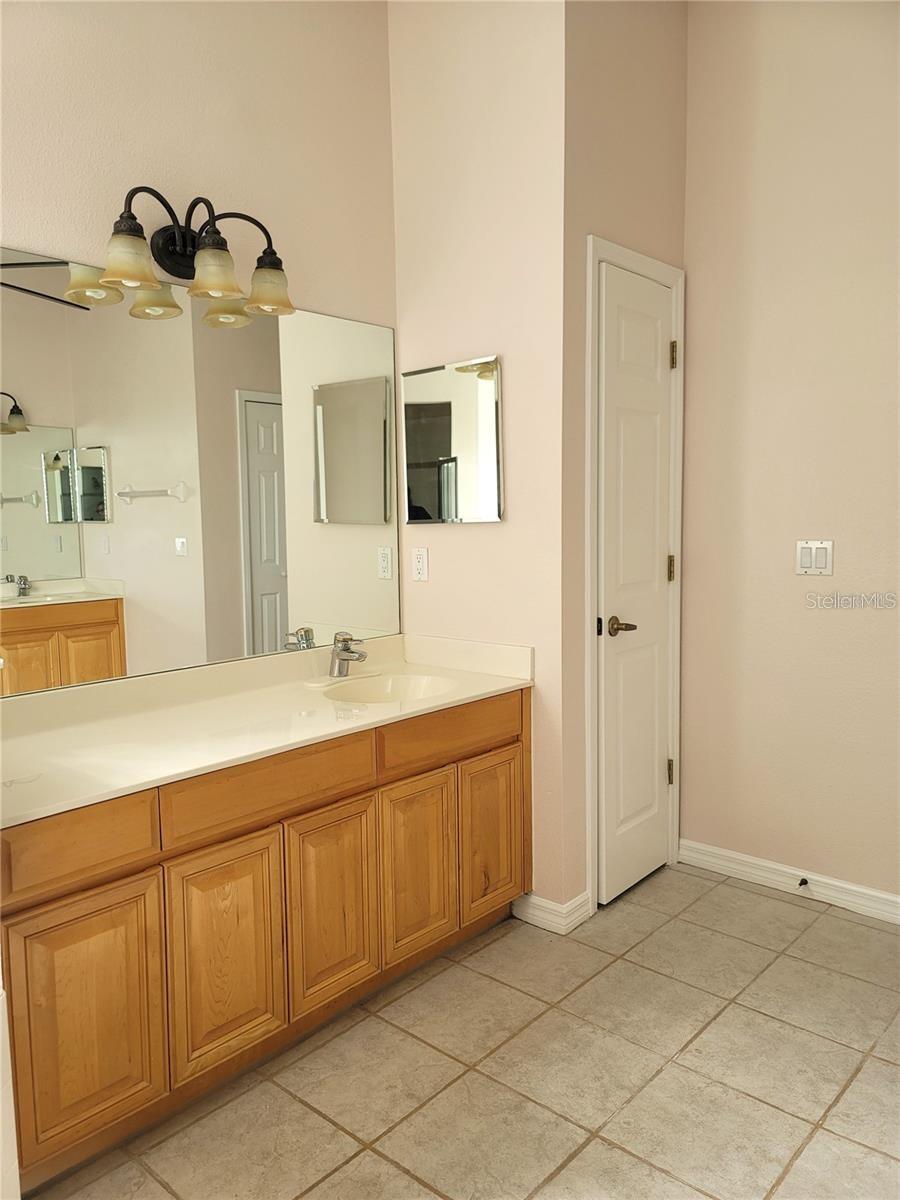 1501 Deerbourne Dr Property Photo 16