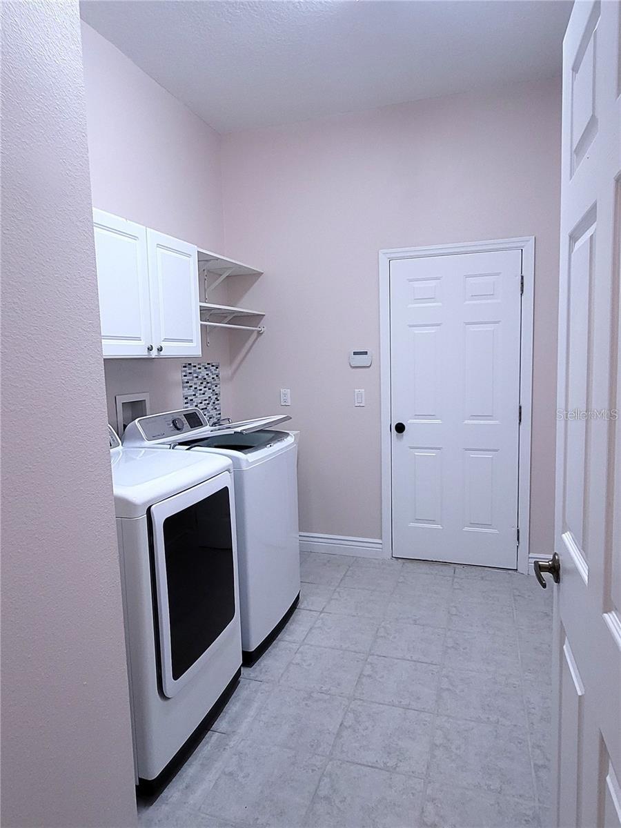 1501 Deerbourne Dr Property Photo 24