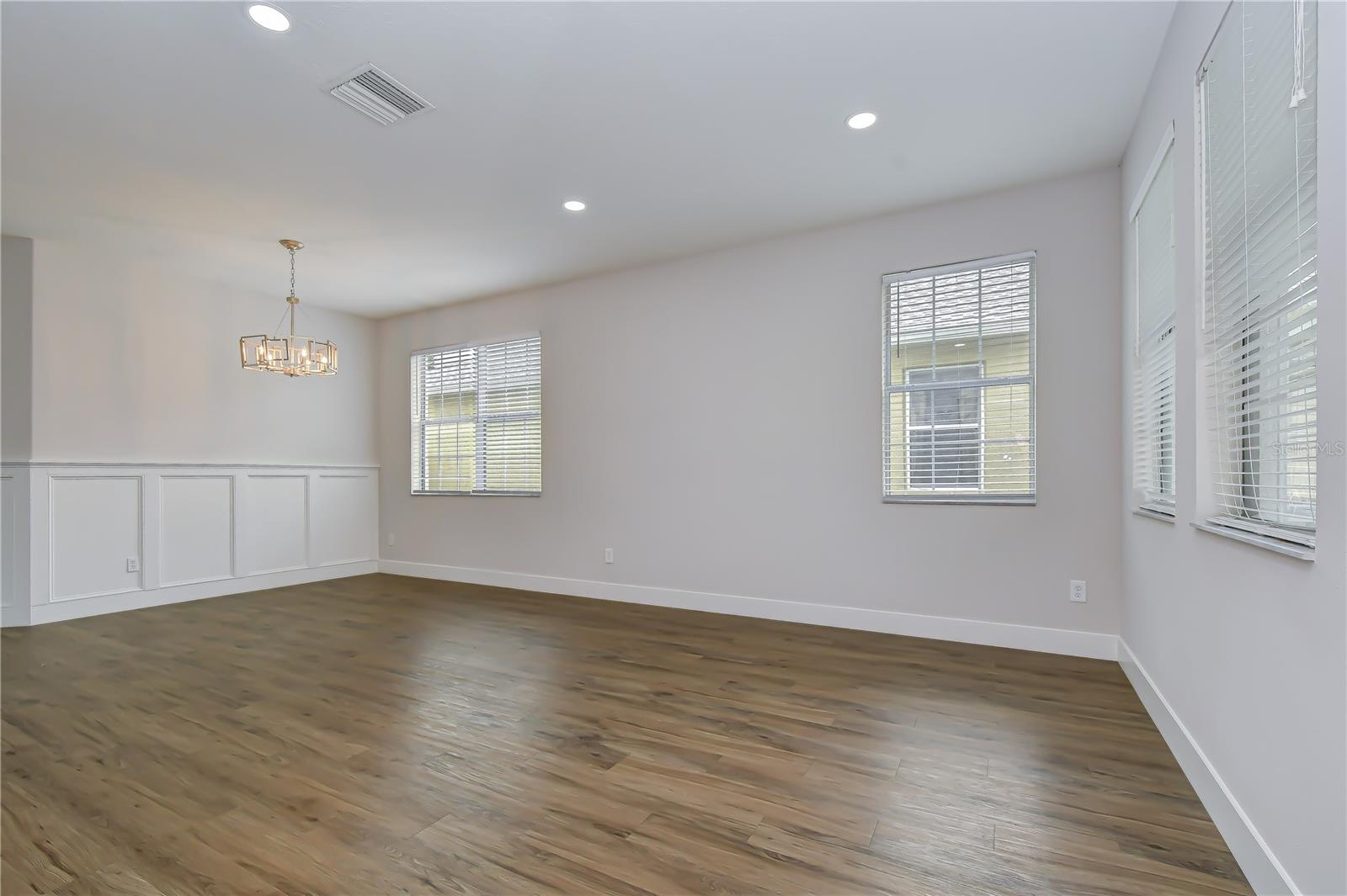 1712 Atlantic Dr Property Photo 4
