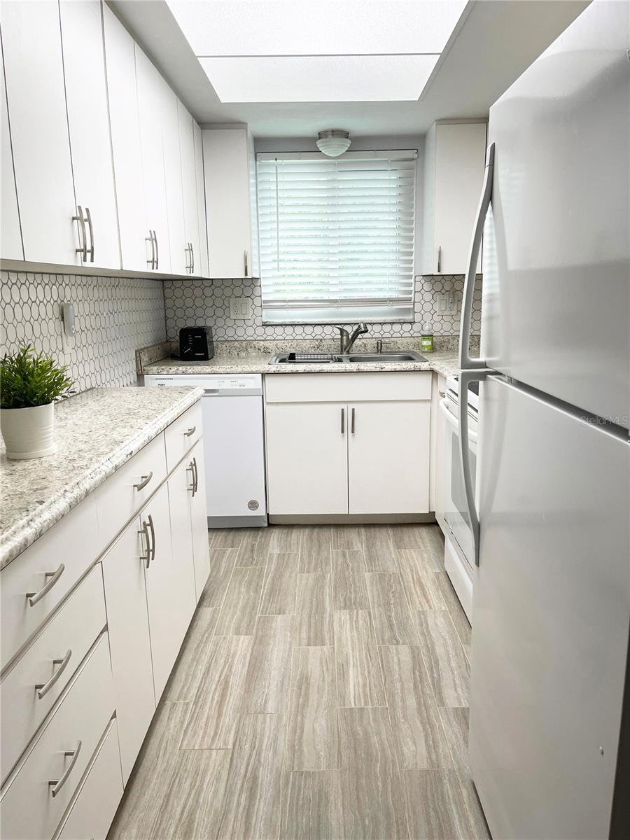 5880 38th Ave N #206 Property Photo 8