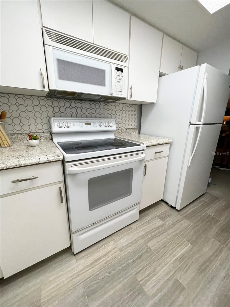 5880 38th Ave N #206 Property Photo 9