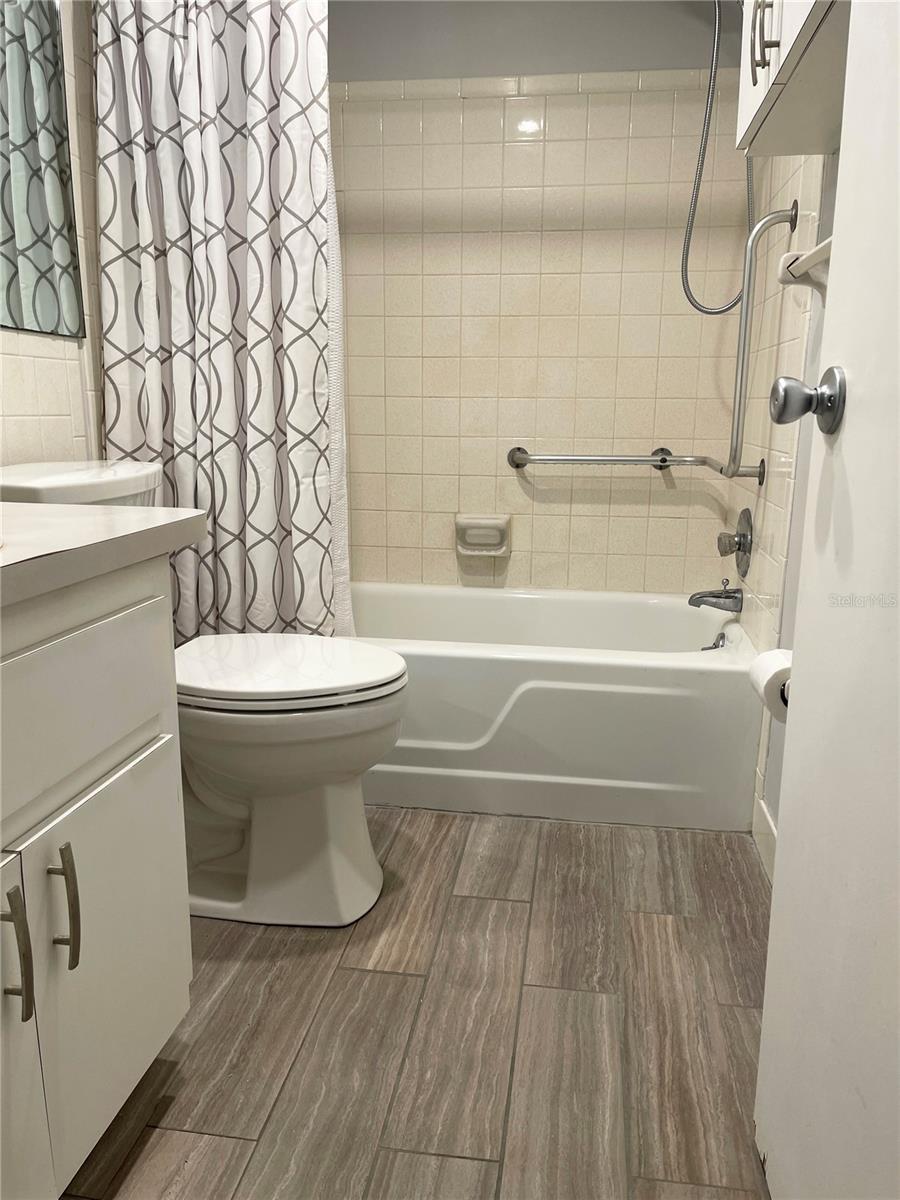 5880 38th Ave N #206 Property Photo 10