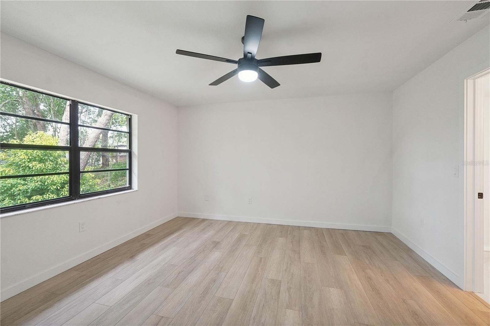 8081 Wooden Dr Property Photo 17