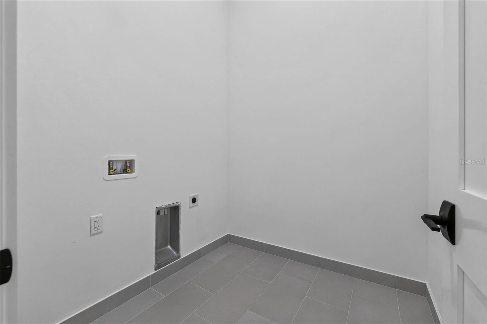 100 36th St N Property Photo 19