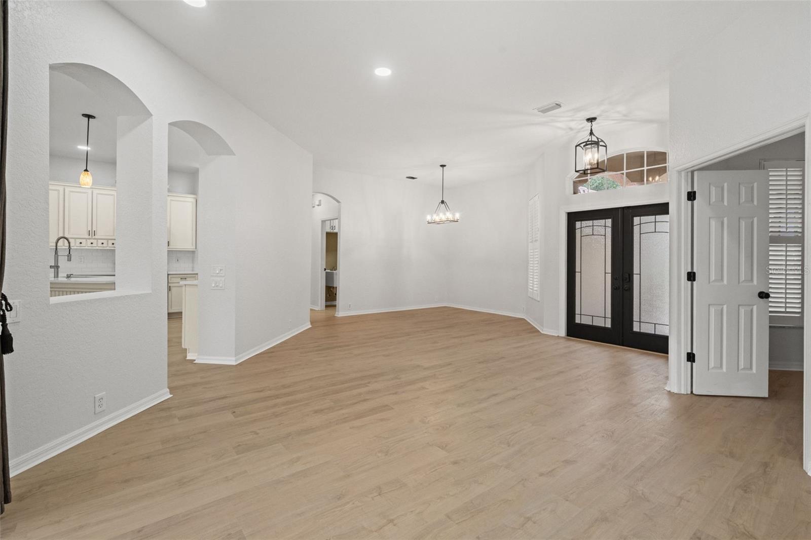 18115 Regents Square Dr Property Photo 7