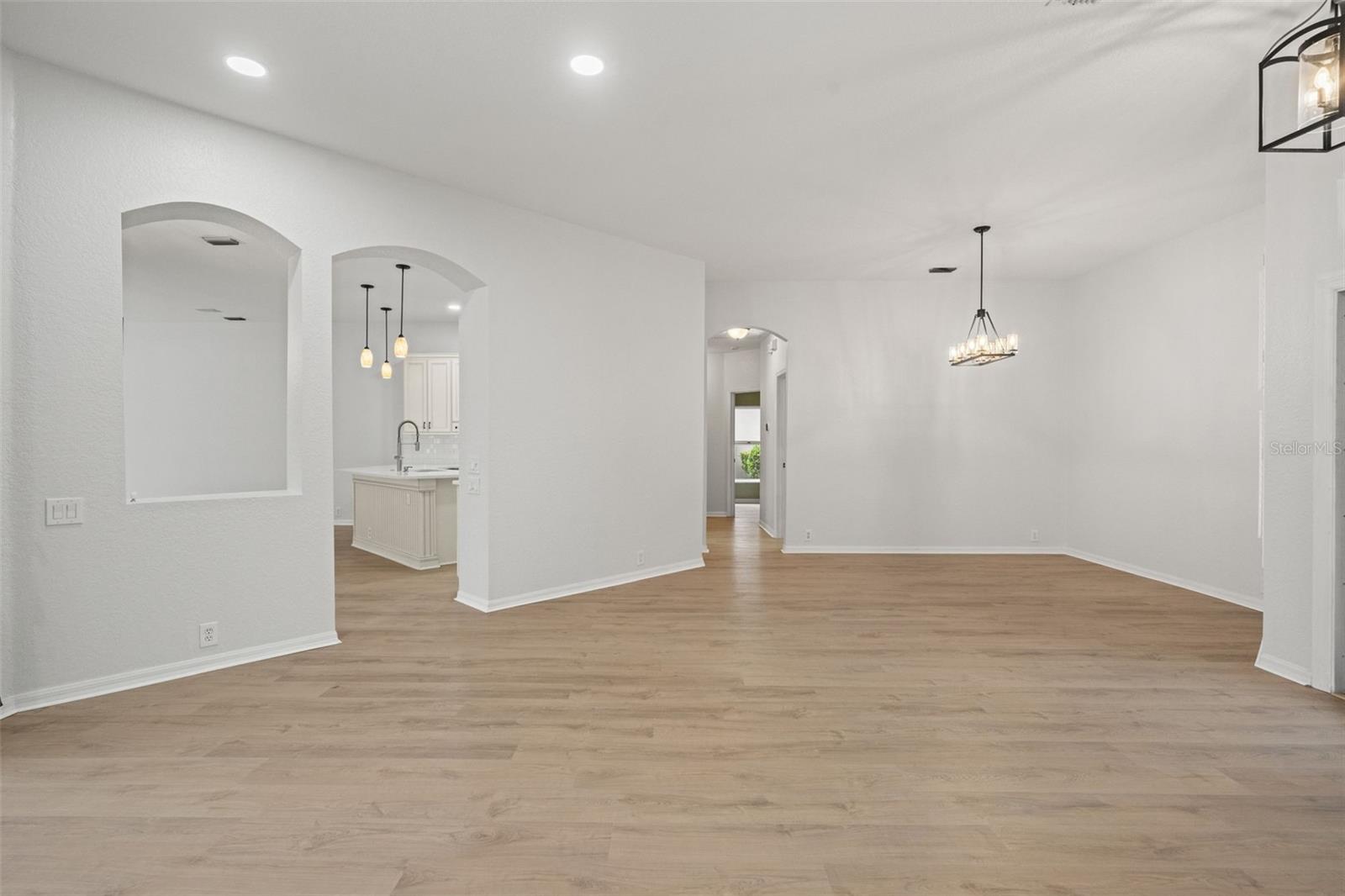 18115 Regents Square Dr Property Photo 8