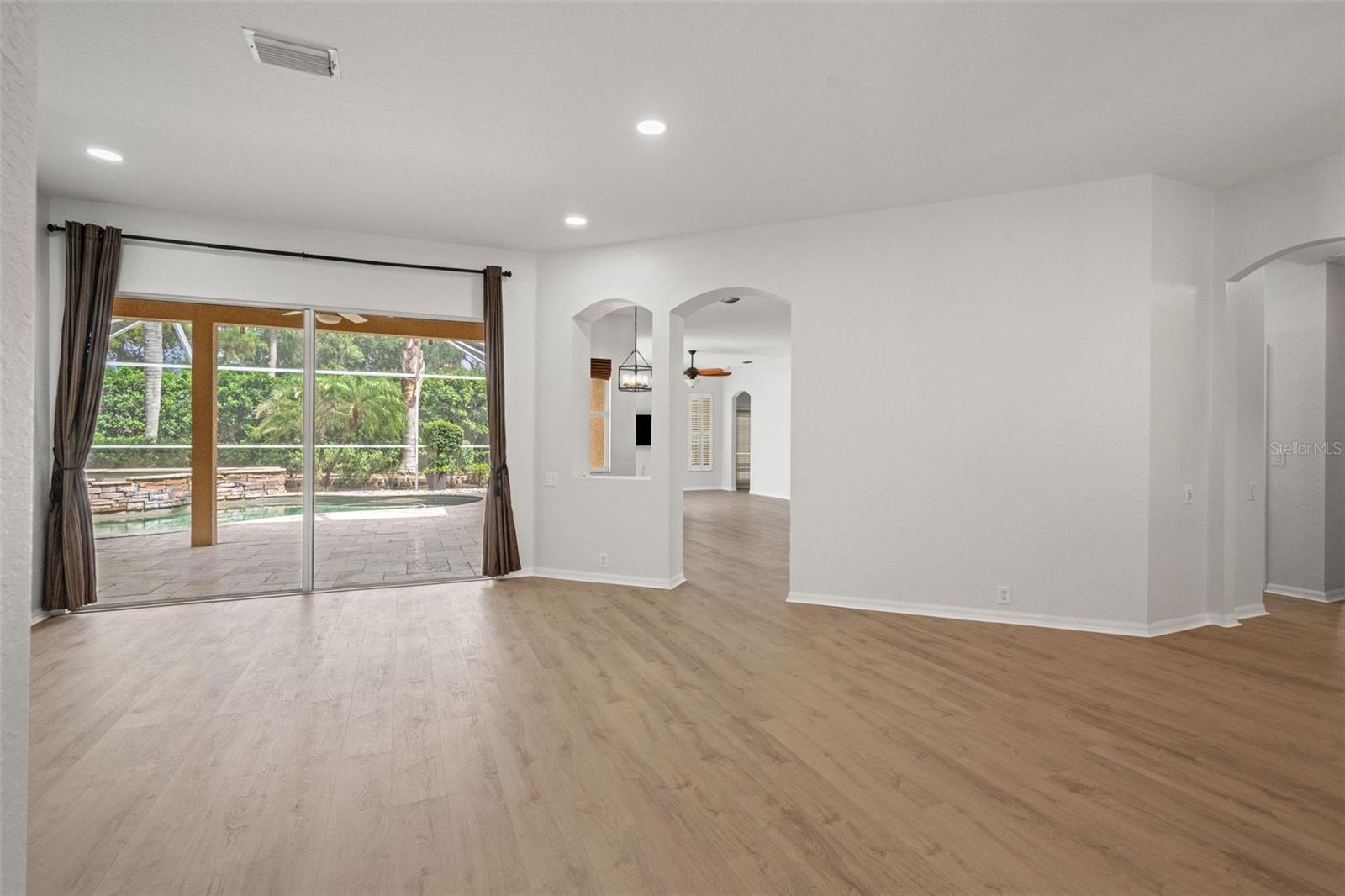 18115 Regents Square Dr Property Photo 14