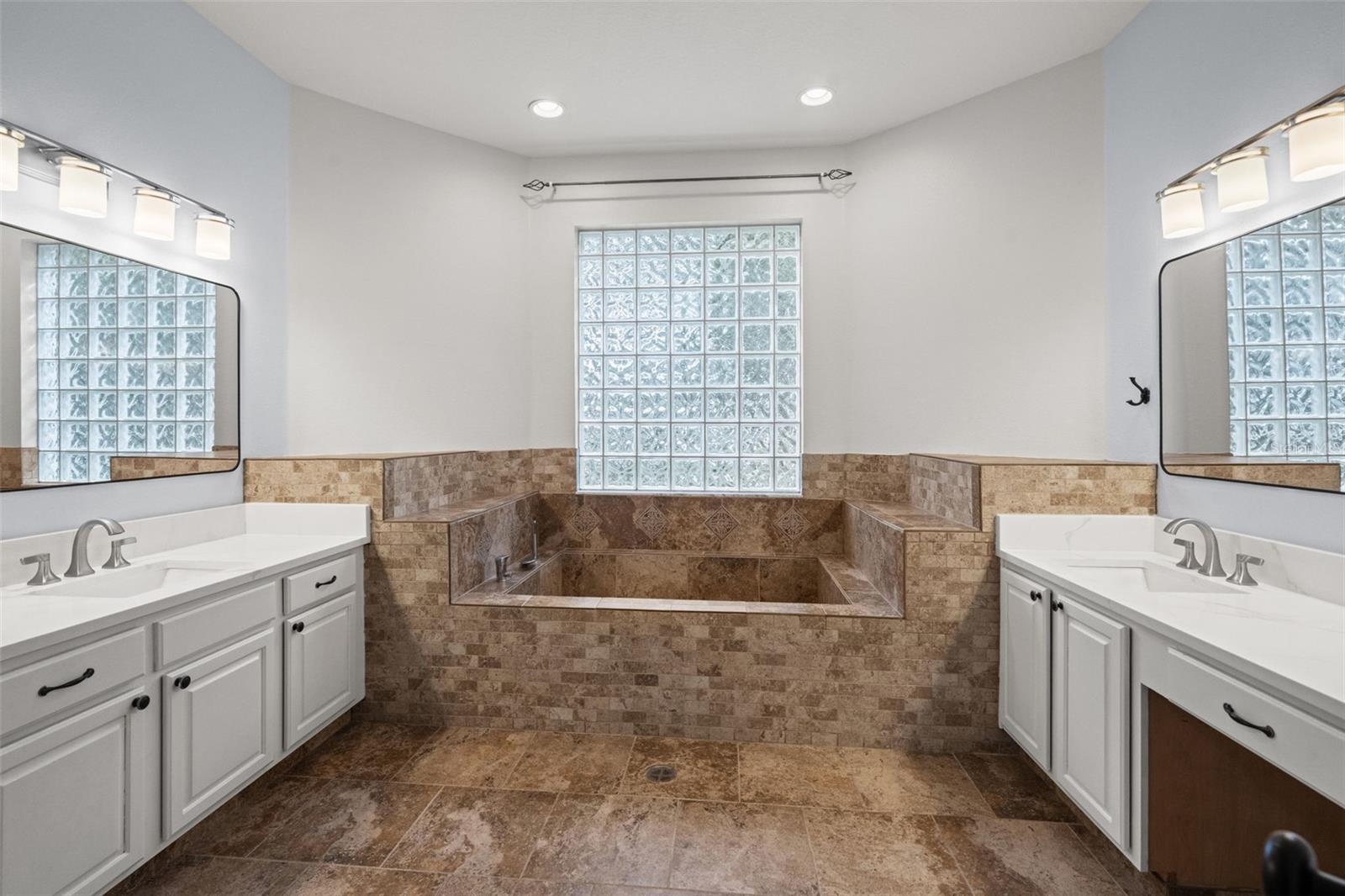 18115 Regents Square Dr Property Photo 37