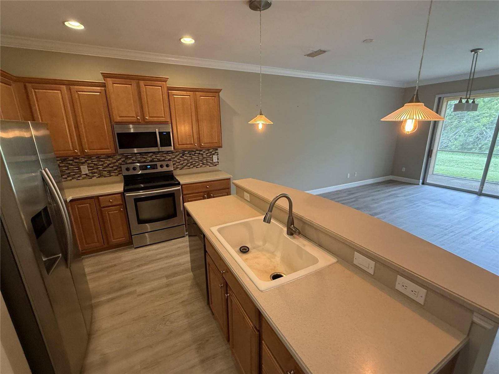 11550 52nd Ct E Property Photo 3