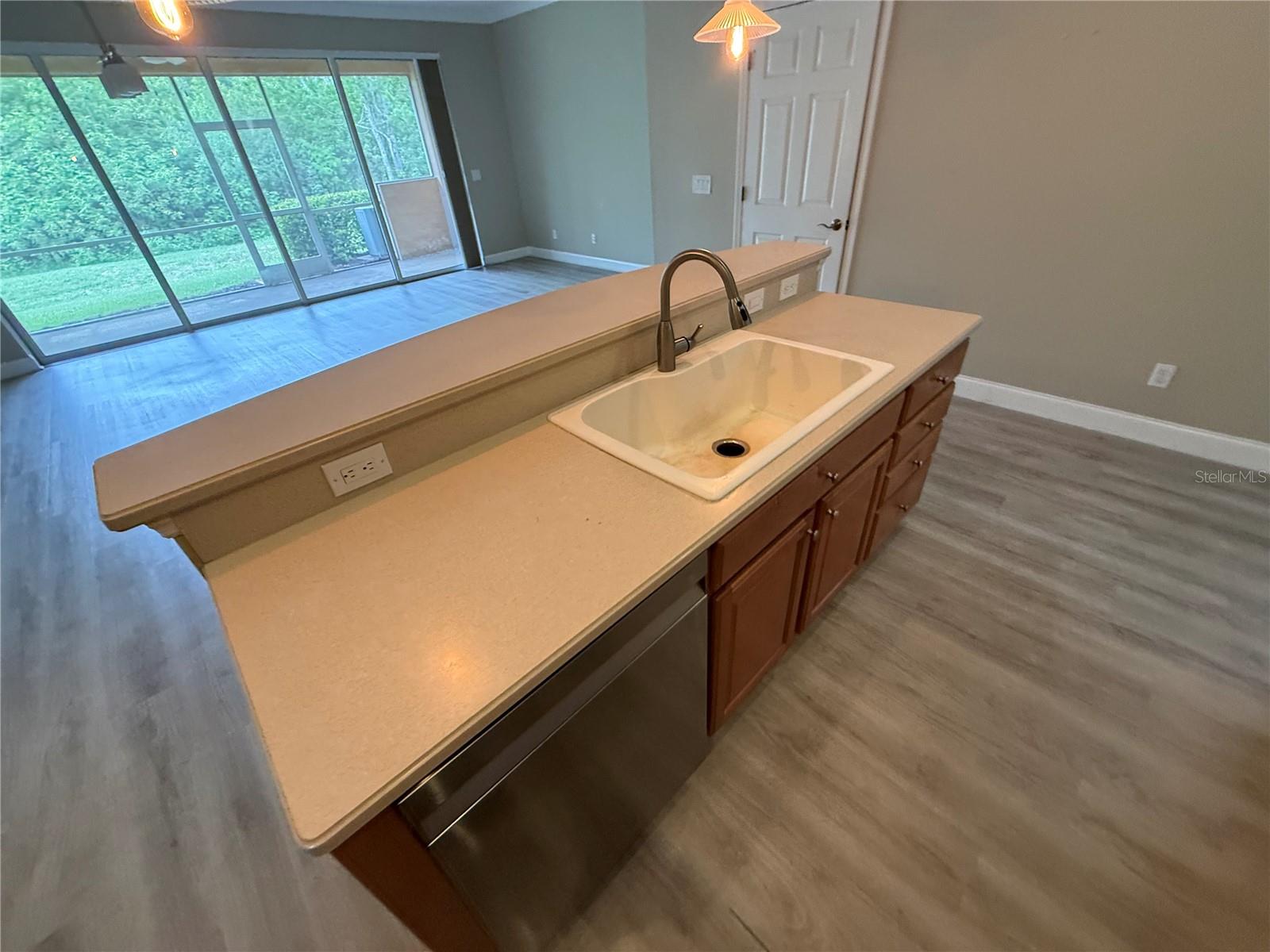 11550 52nd Ct E Property Photo 5