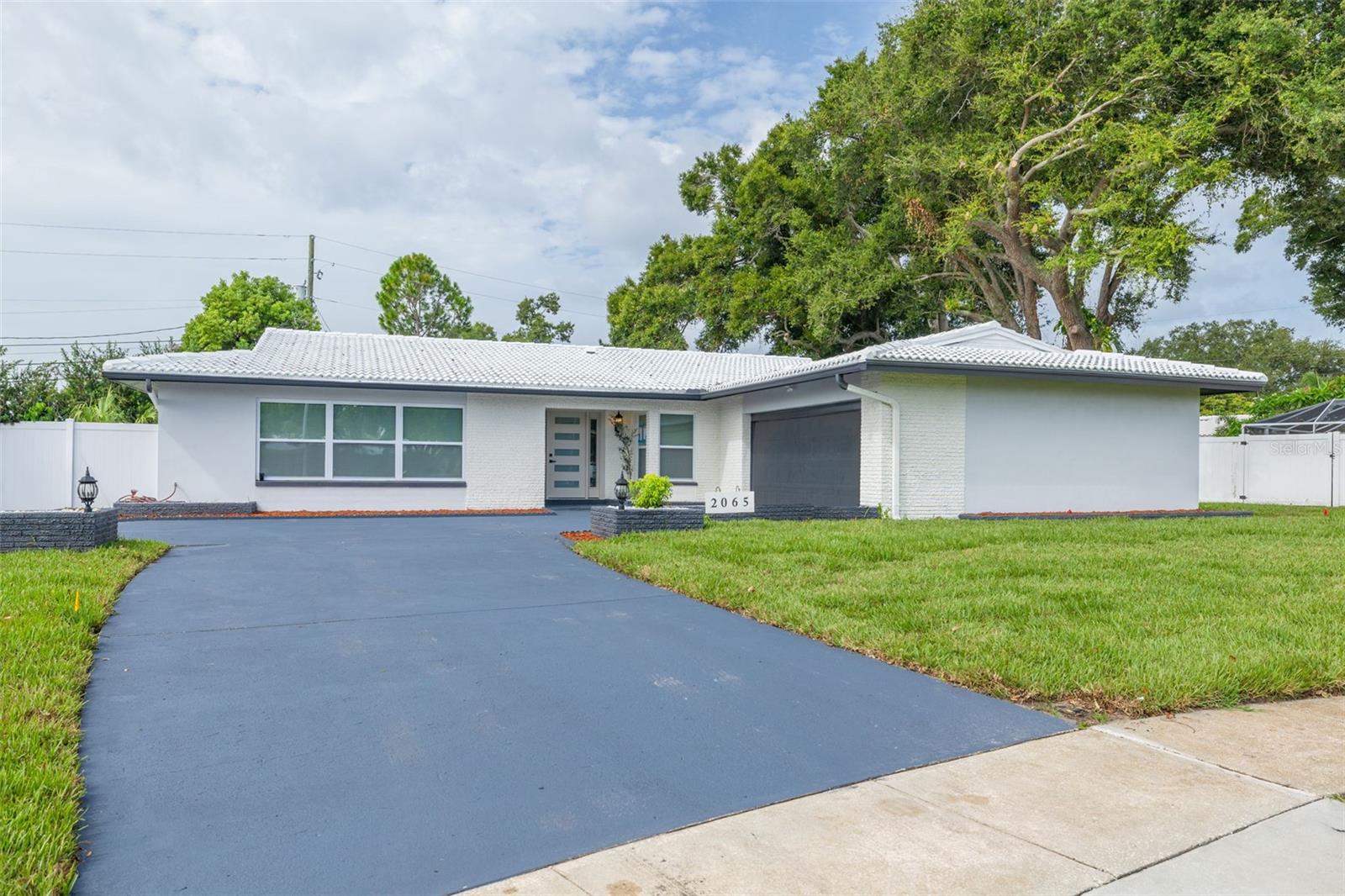 2065 Envoy Ct Property Photo 1
