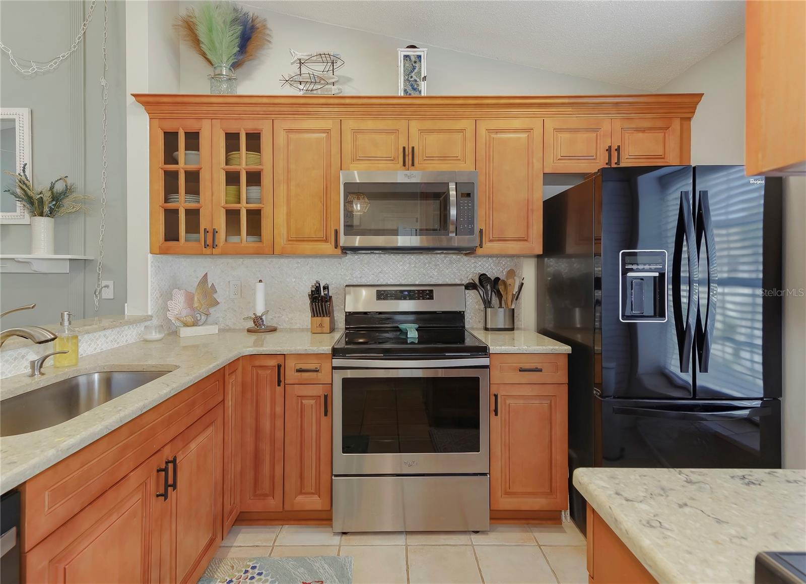 12223 Sun Vista Ct E Property Photo 9