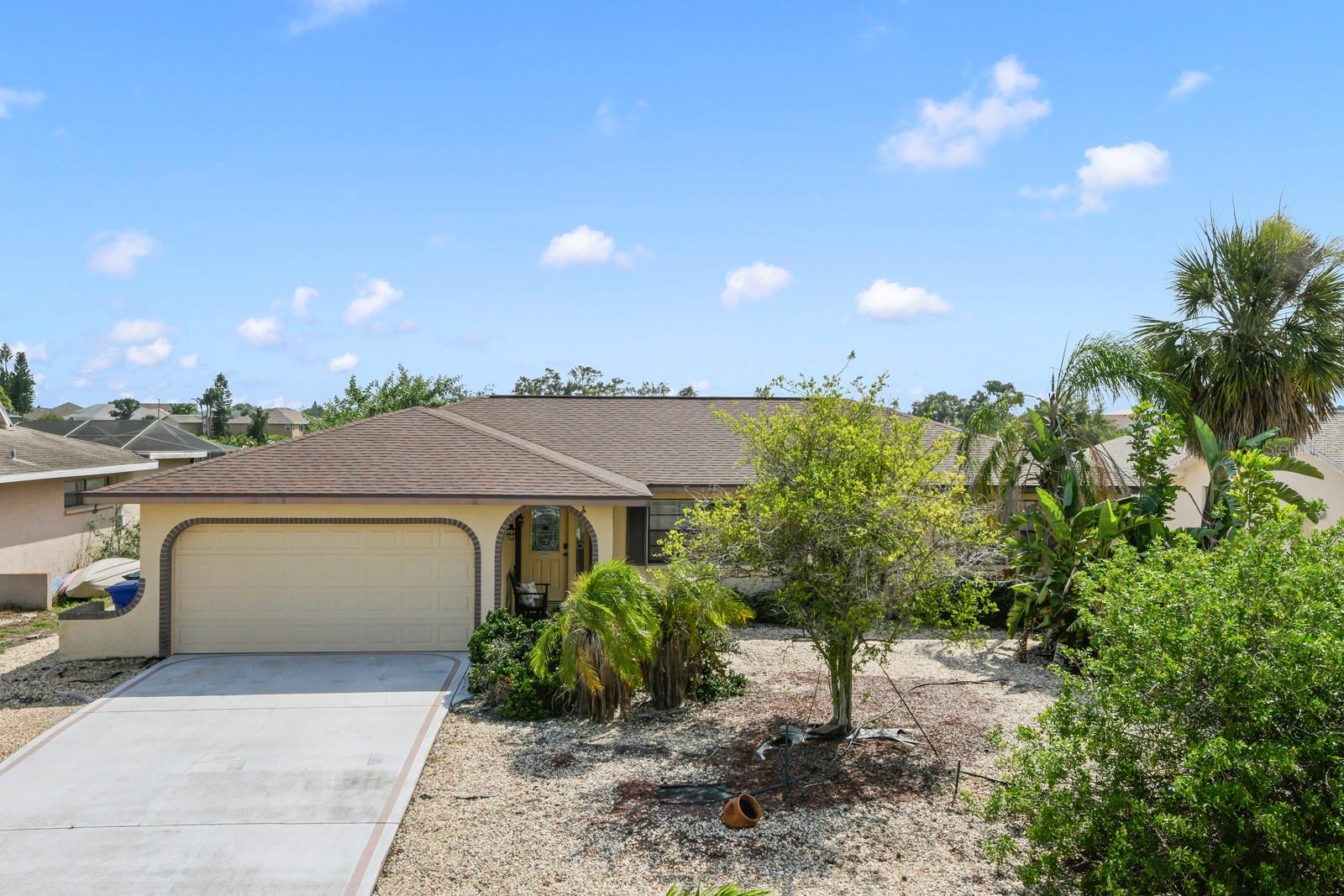 744 FLAMINGO DR